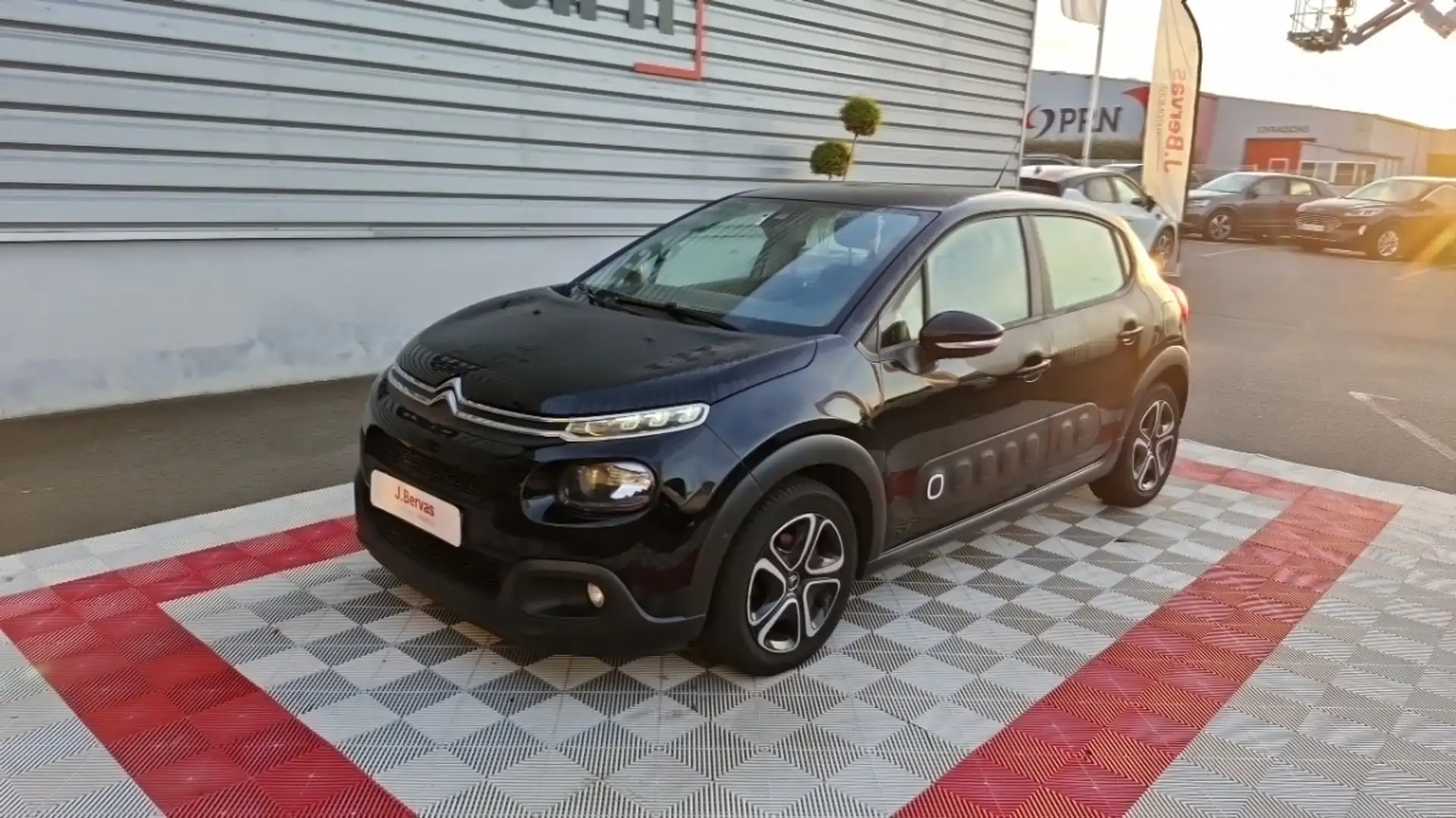 Citroen C3 BUSINESS puretech 110 ss eat6 shine 2 PL Noir - 2