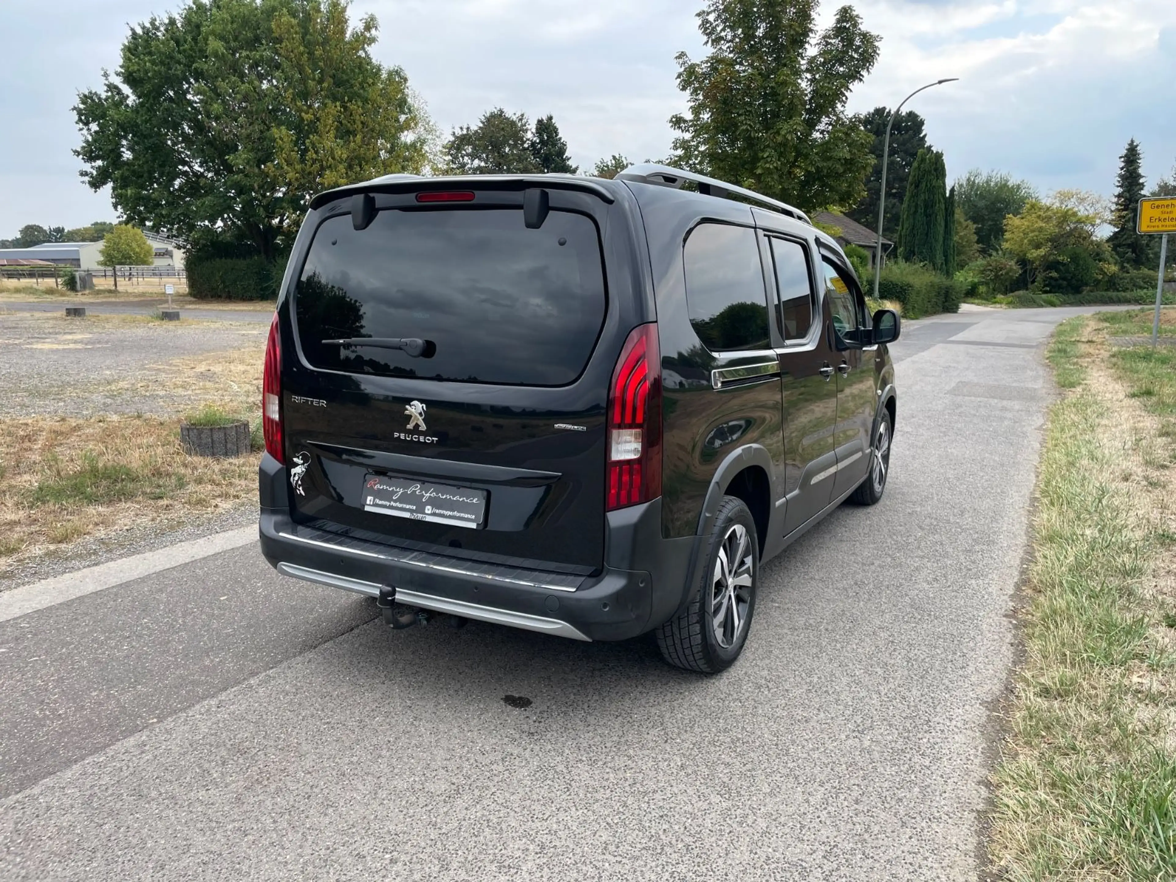Peugeot Rifter Allure L2*7Sitzer*Automatik*AHK* GT LINE — photo 5