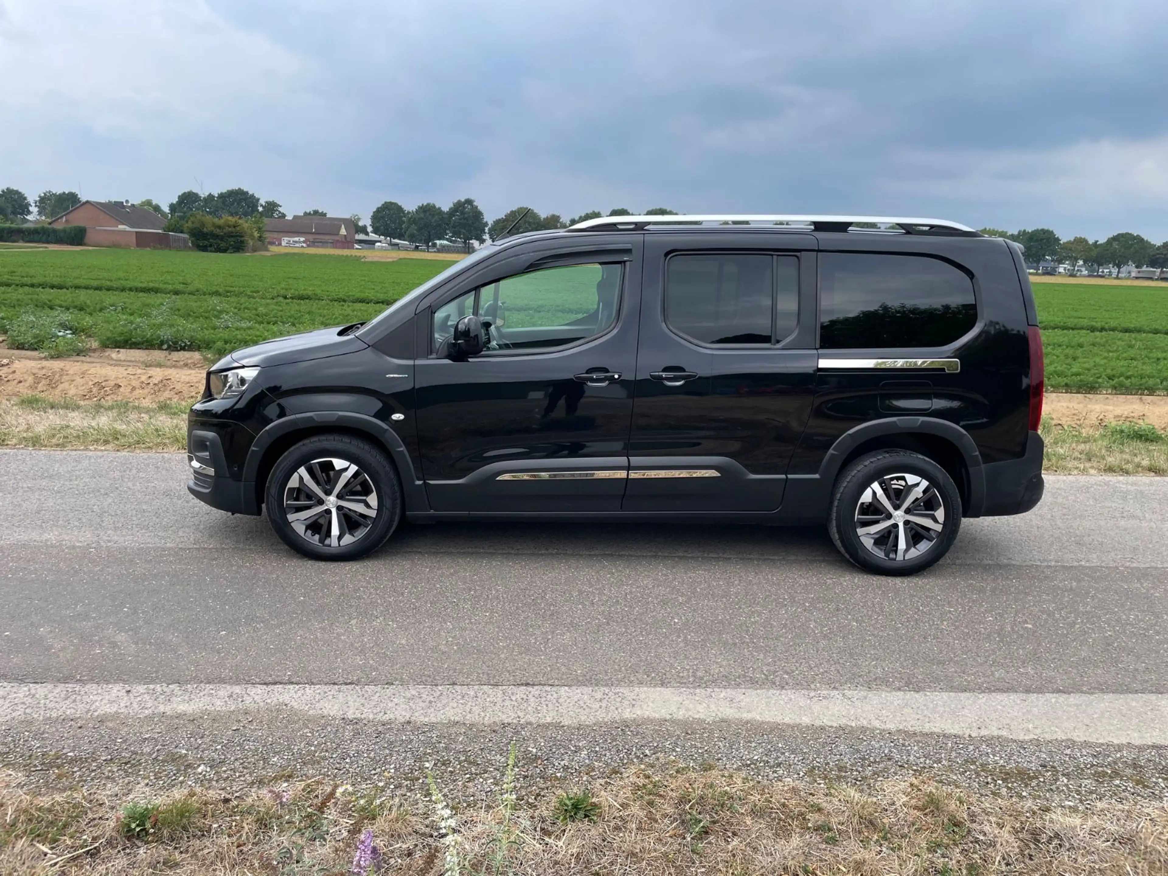 Peugeot Rifter Allure L2*7Sitzer*Automatik*AHK* GT LINE — photo 2