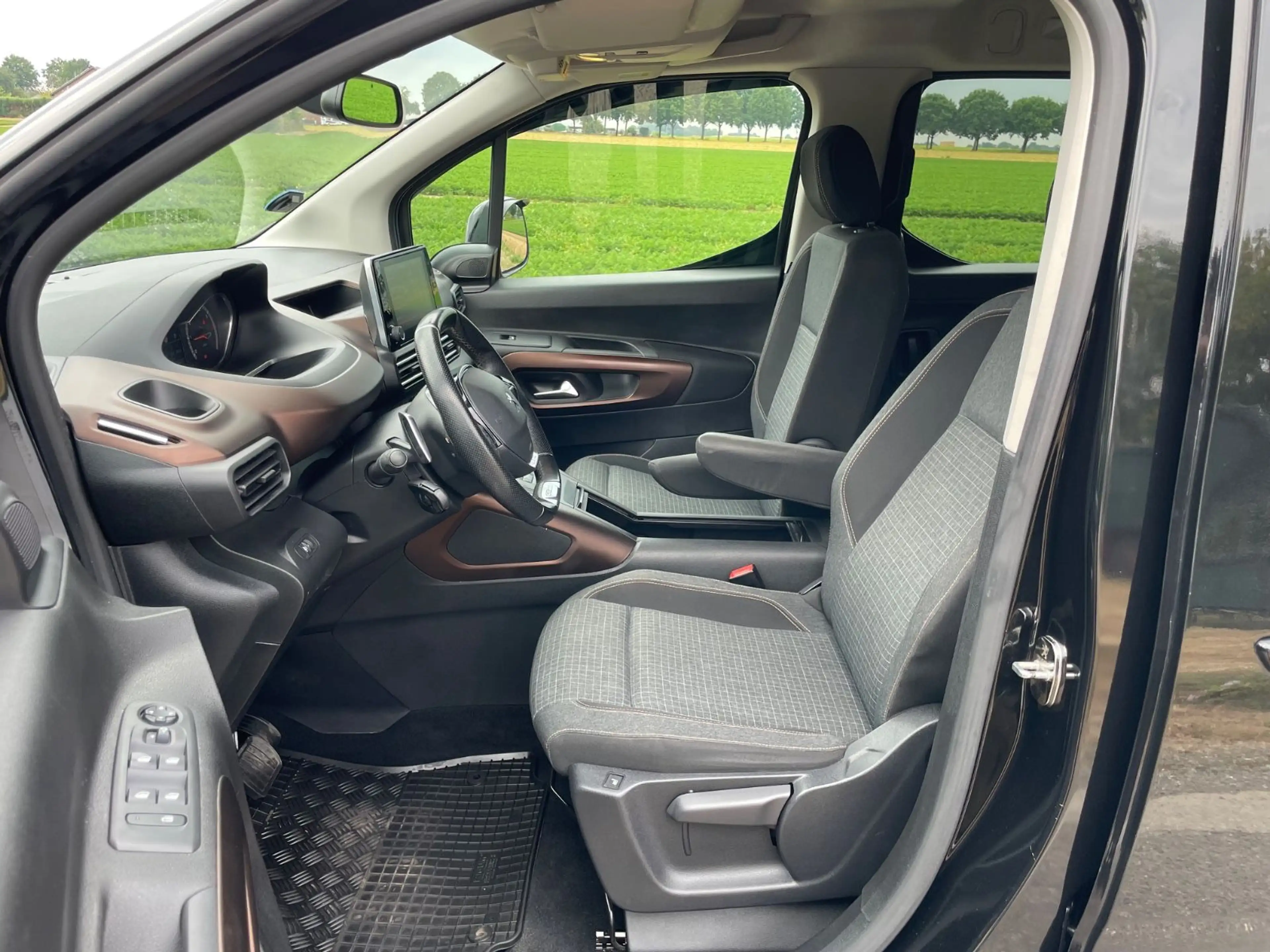 Peugeot Rifter Allure L2*7Sitzer*Automatik*AHK* GT LINE — photo 9