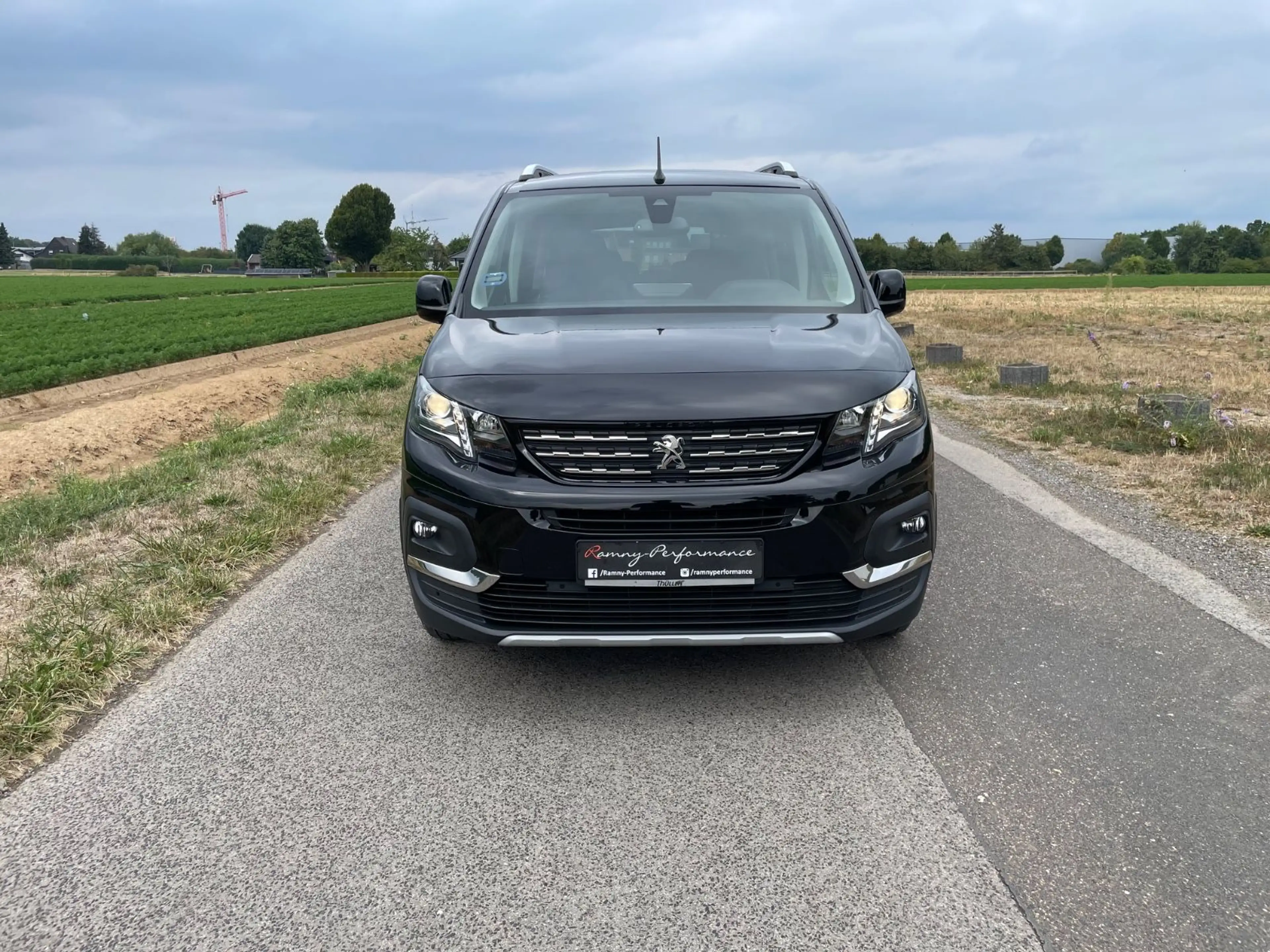Peugeot Rifter Allure L2*7Sitzer*Automatik*AHK* GT LINE — photo 3