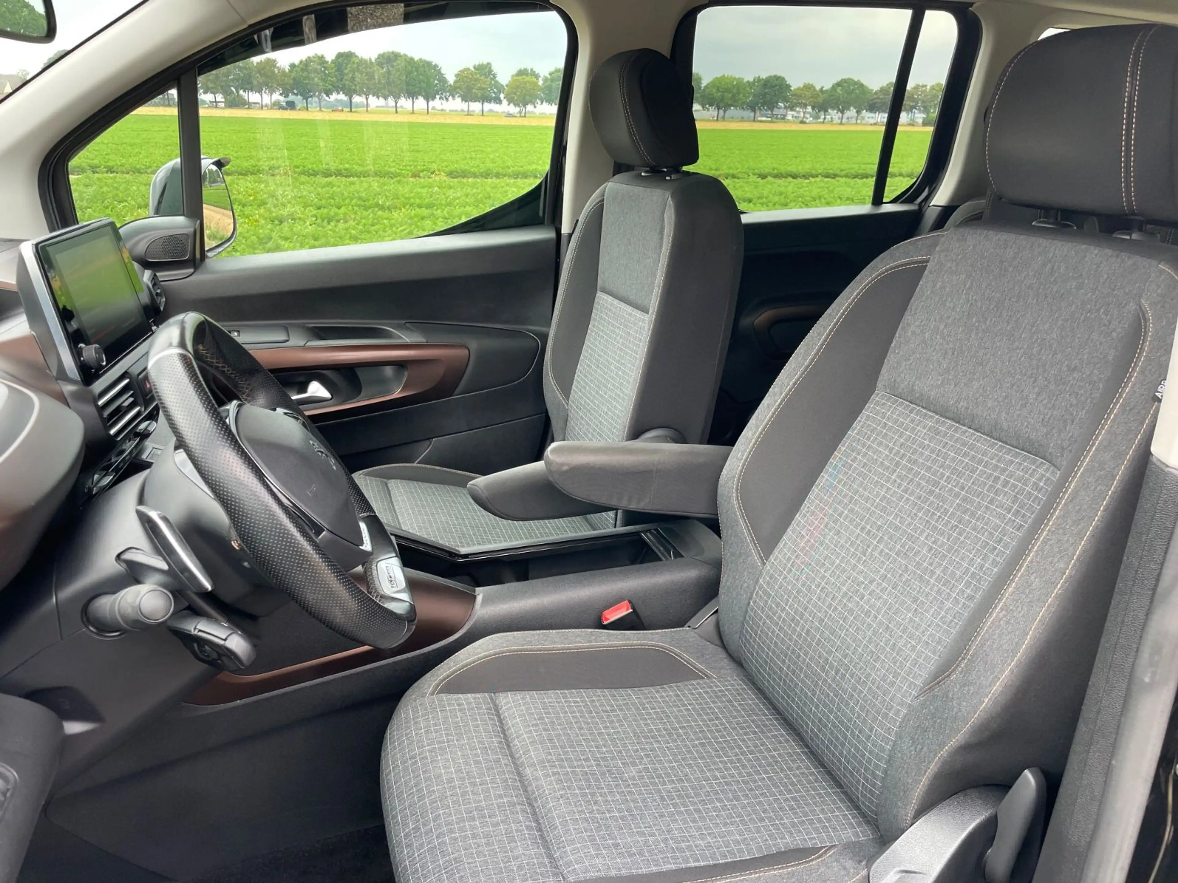Peugeot Rifter Allure L2*7Sitzer*Automatik*AHK* GT LINE — photo 11