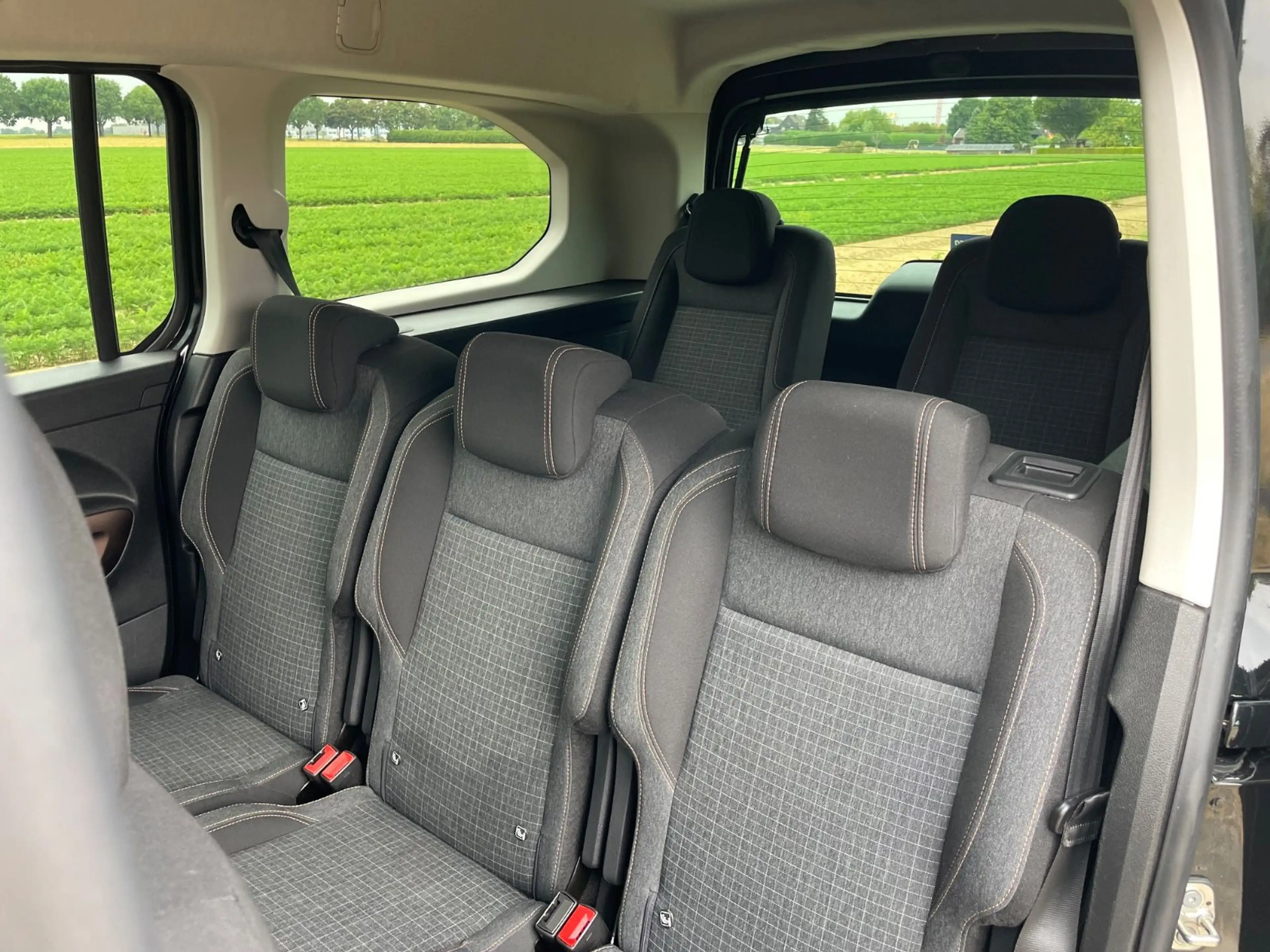 Peugeot Rifter Allure L2*7Sitzer*Automatik*AHK* GT LINE — photo 13