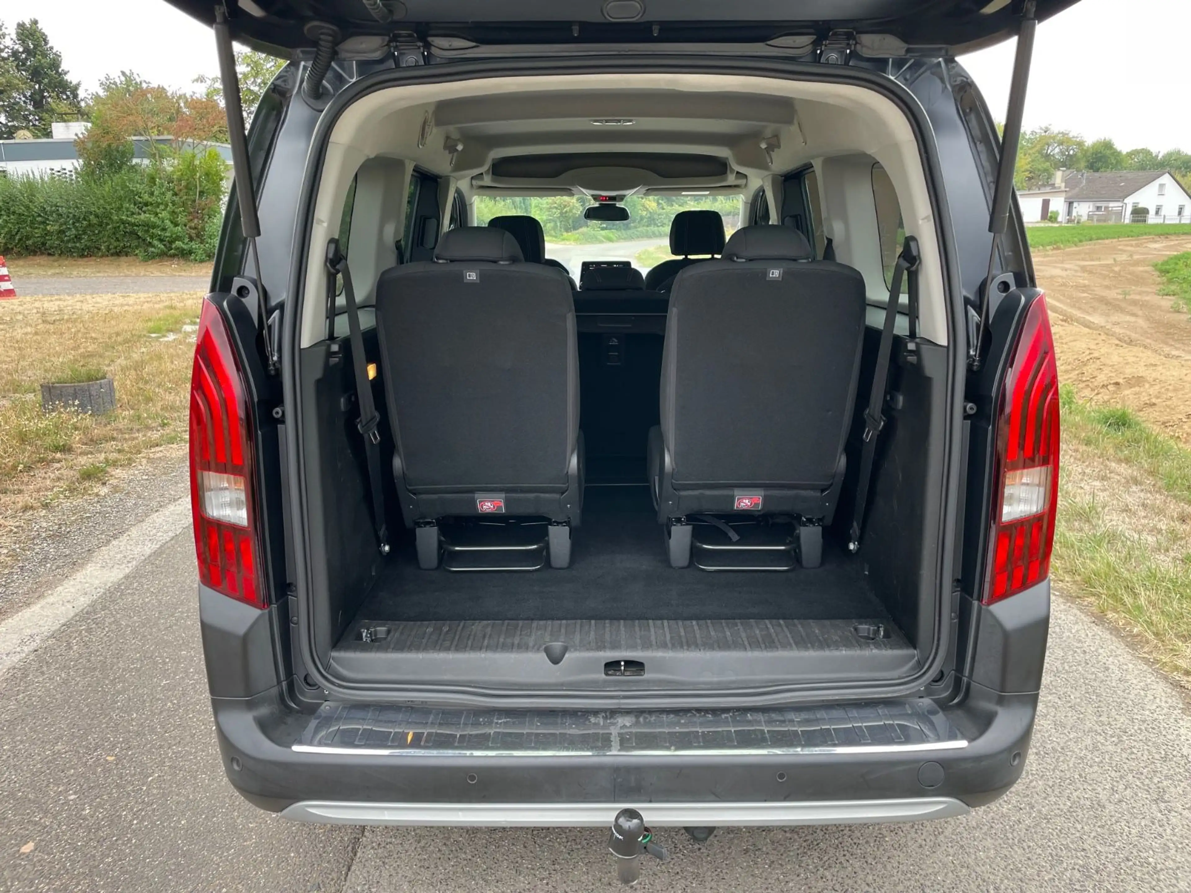 Peugeot Rifter Allure L2*7Sitzer*Automatik*AHK* GT LINE — photo 14