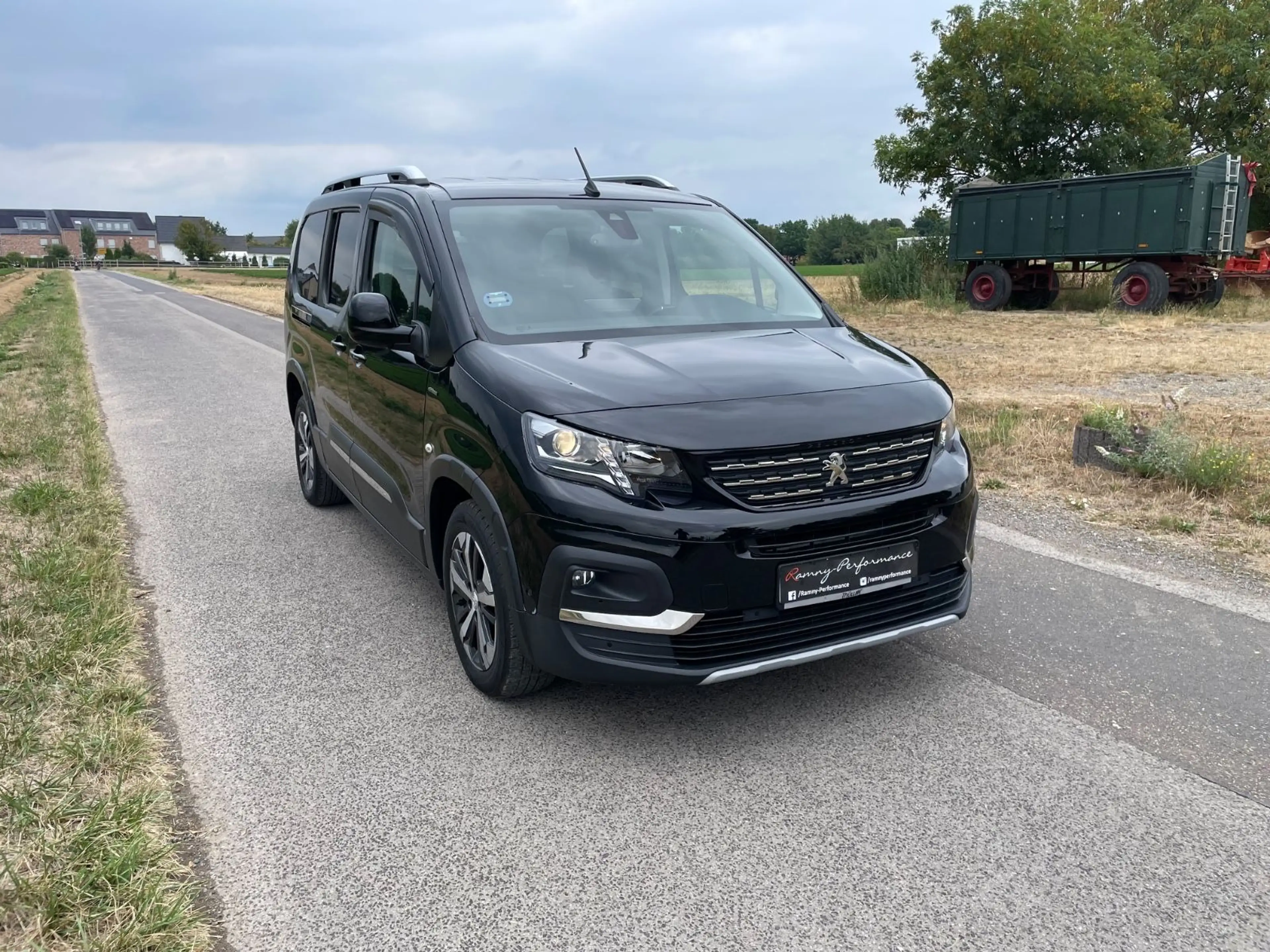 Peugeot Rifter Allure L2*7Sitzer*Automatik*AHK* GT LINE — photo 4