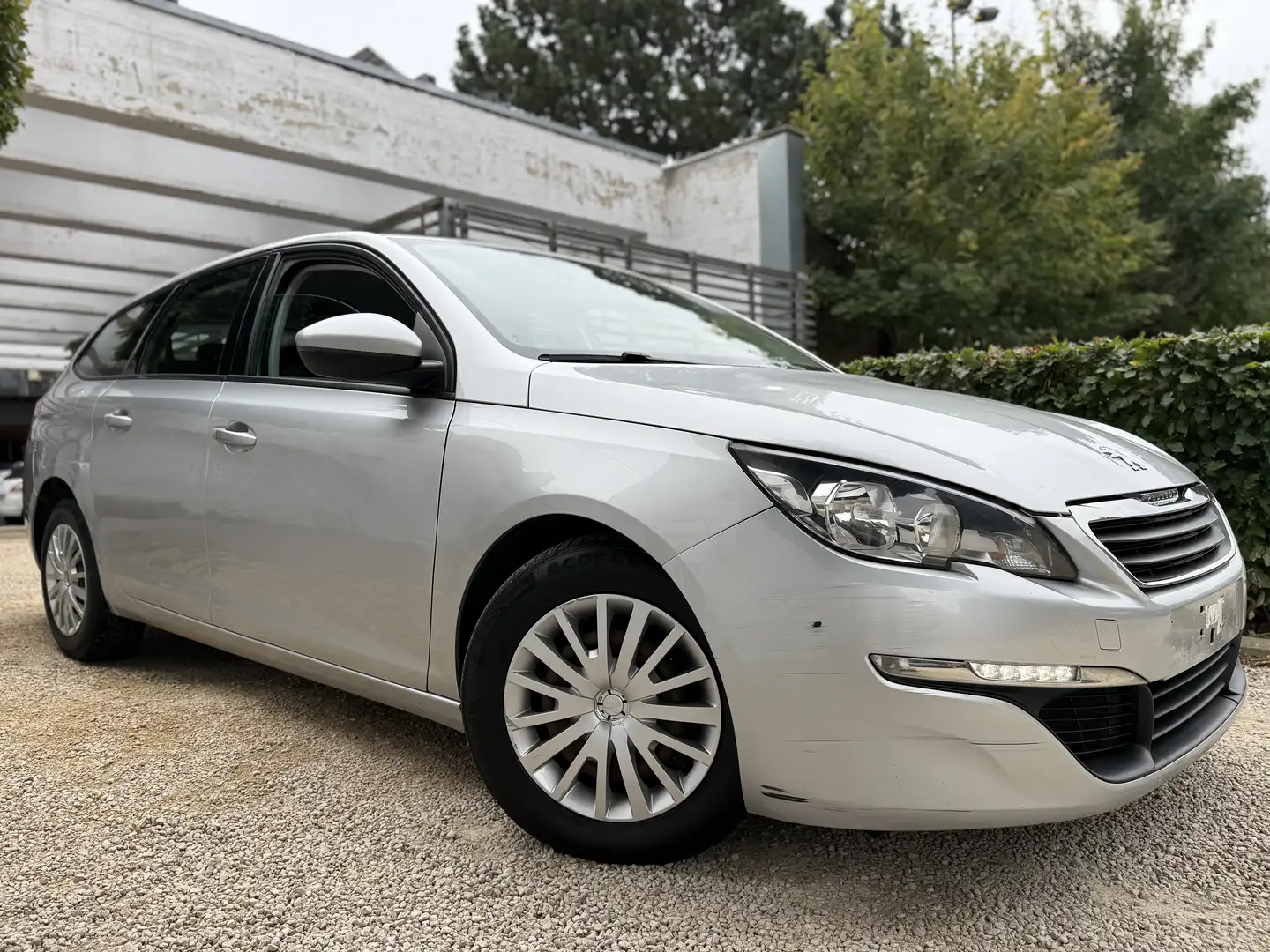 Peugeot 308 SW 1.6 BlueHDi Access STT Grau - 1