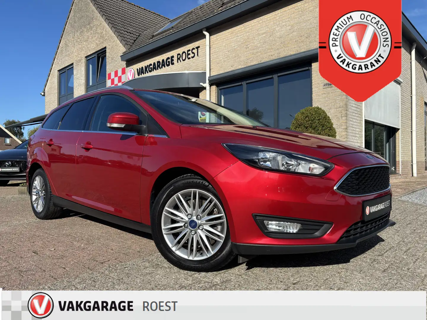 Ford Focus Wagon 1.5 Turbo Titanium Business Carplay / Parkee Rouge - 1