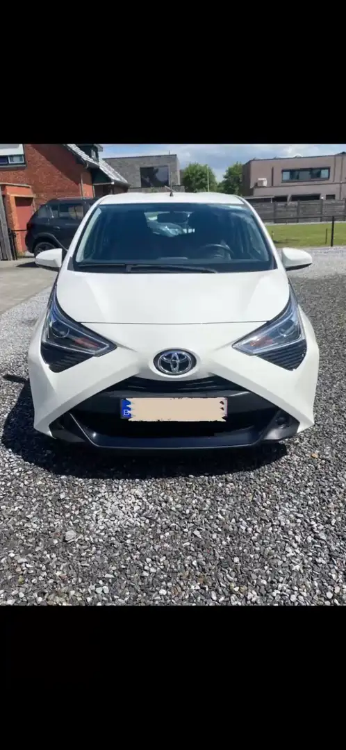 Toyota Aygo x-play Blanc - 1