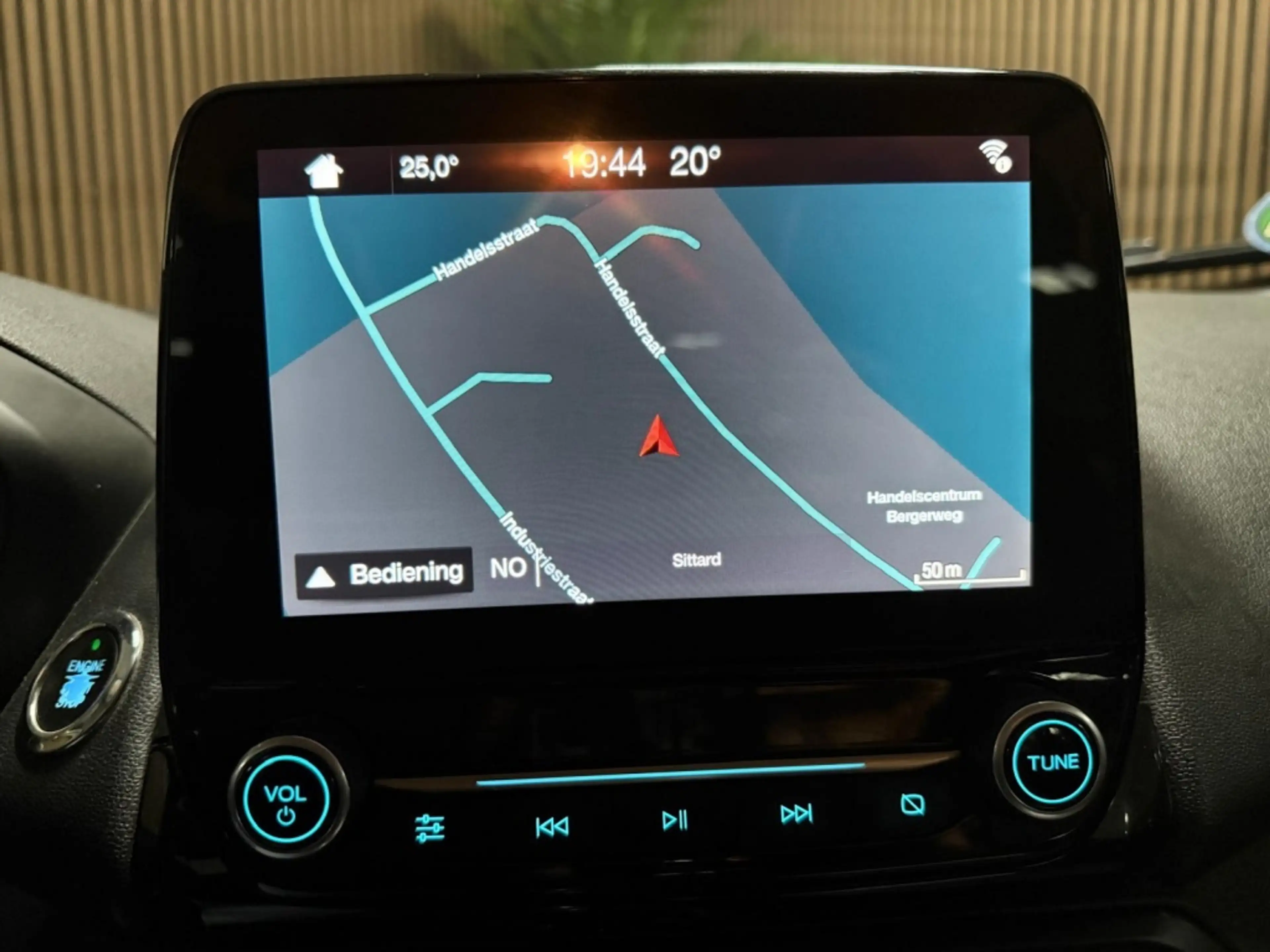 Ford EcoSport 1.0 EcoBoost — photo 14