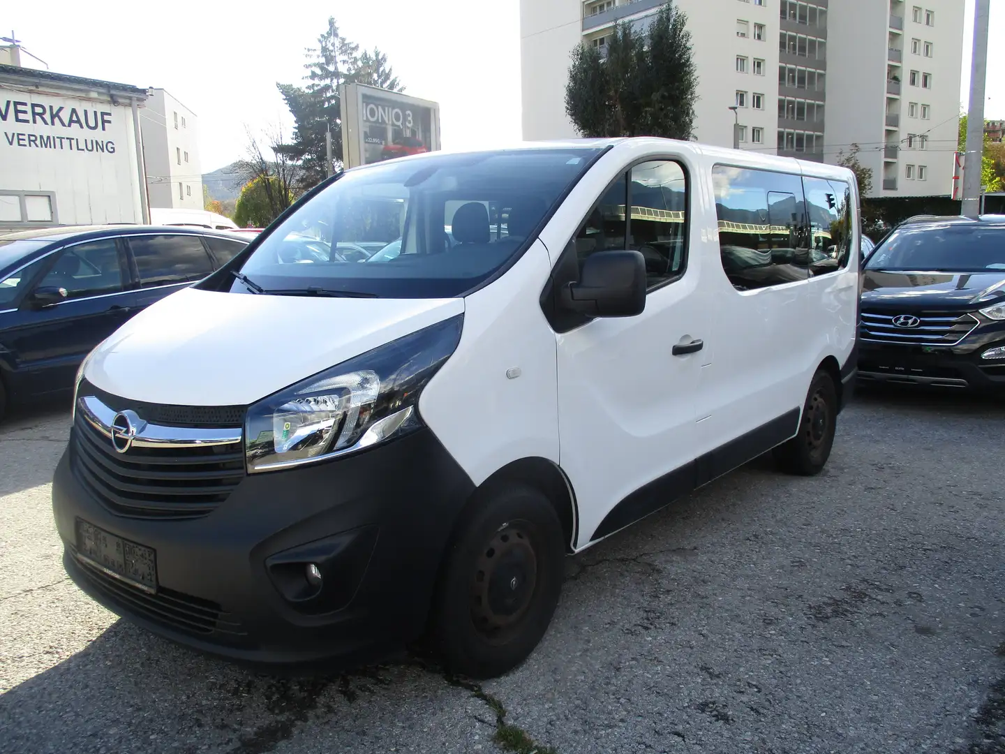 Opel Vivaro Combi L1H1 "9-Sitzer" Weiß - 1