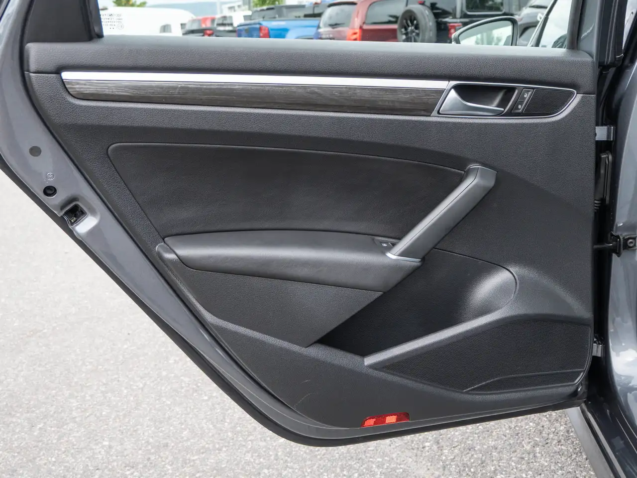 Volkswagen Passat photo Volkswagen Passat