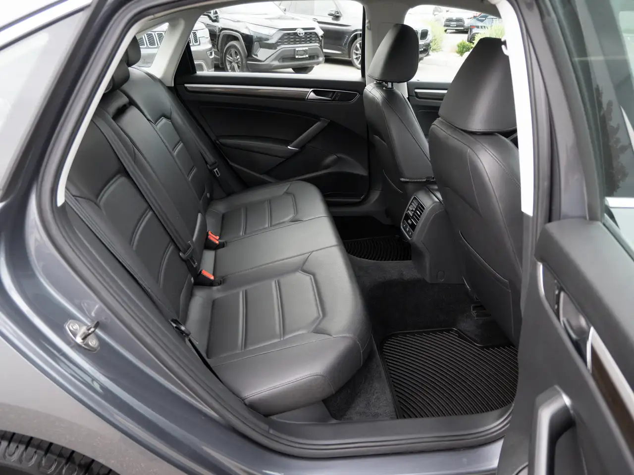 Volkswagen Passat photo Volkswagen Passat