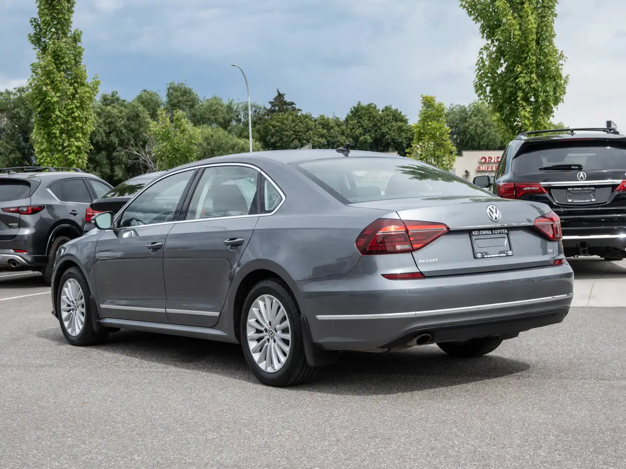 Volkswagen Passat photo Volkswagen Passat