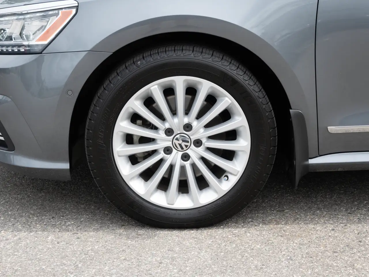 Volkswagen Passat photo Volkswagen Passat