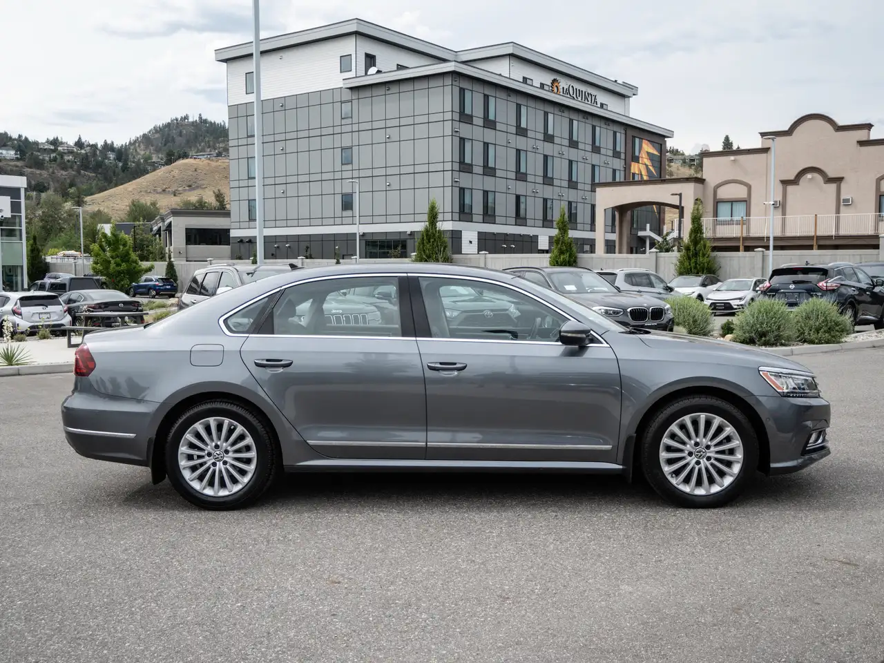 Volkswagen Passat photo Volkswagen Passat
