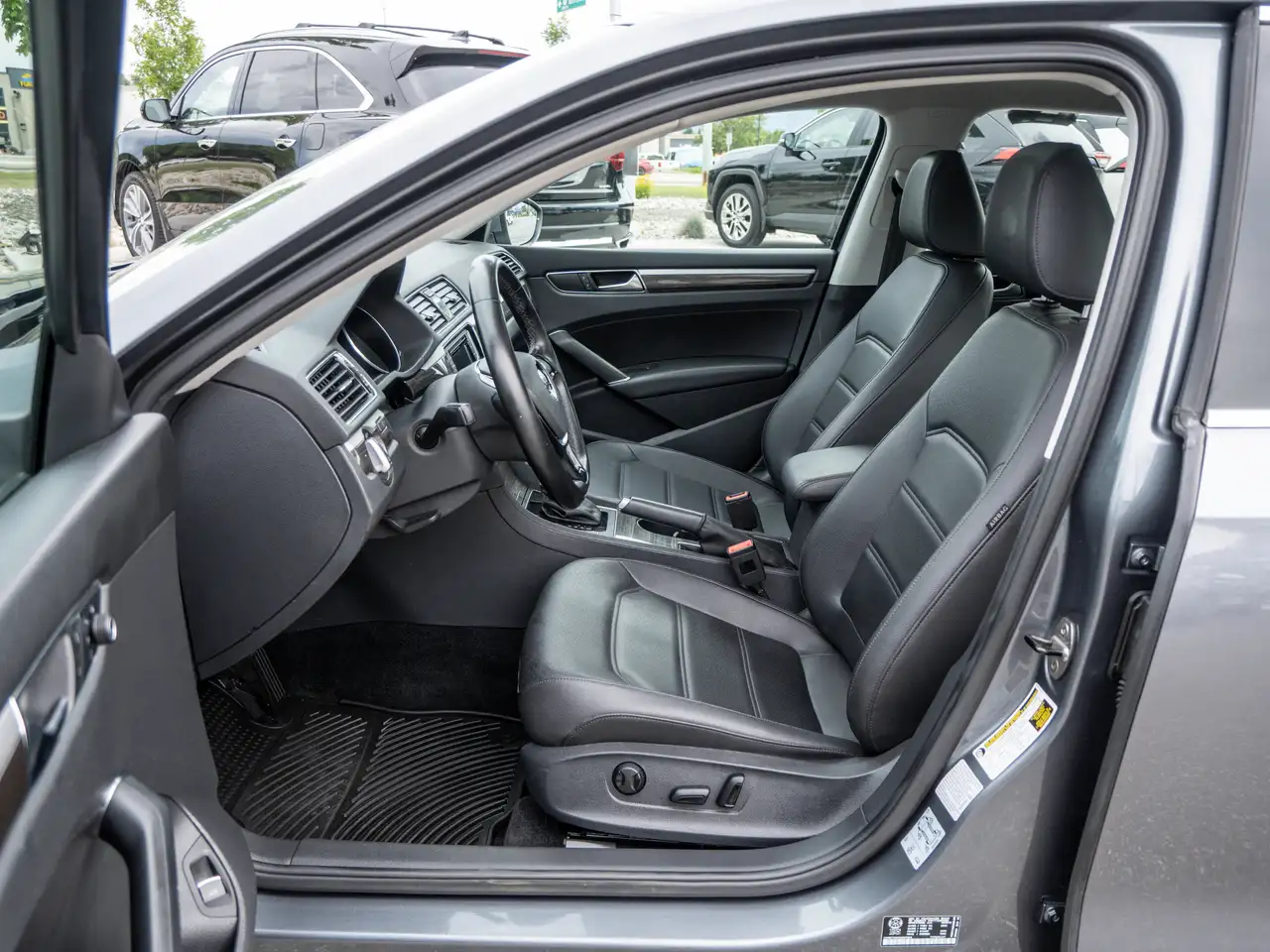 Volkswagen Passat photo Volkswagen Passat