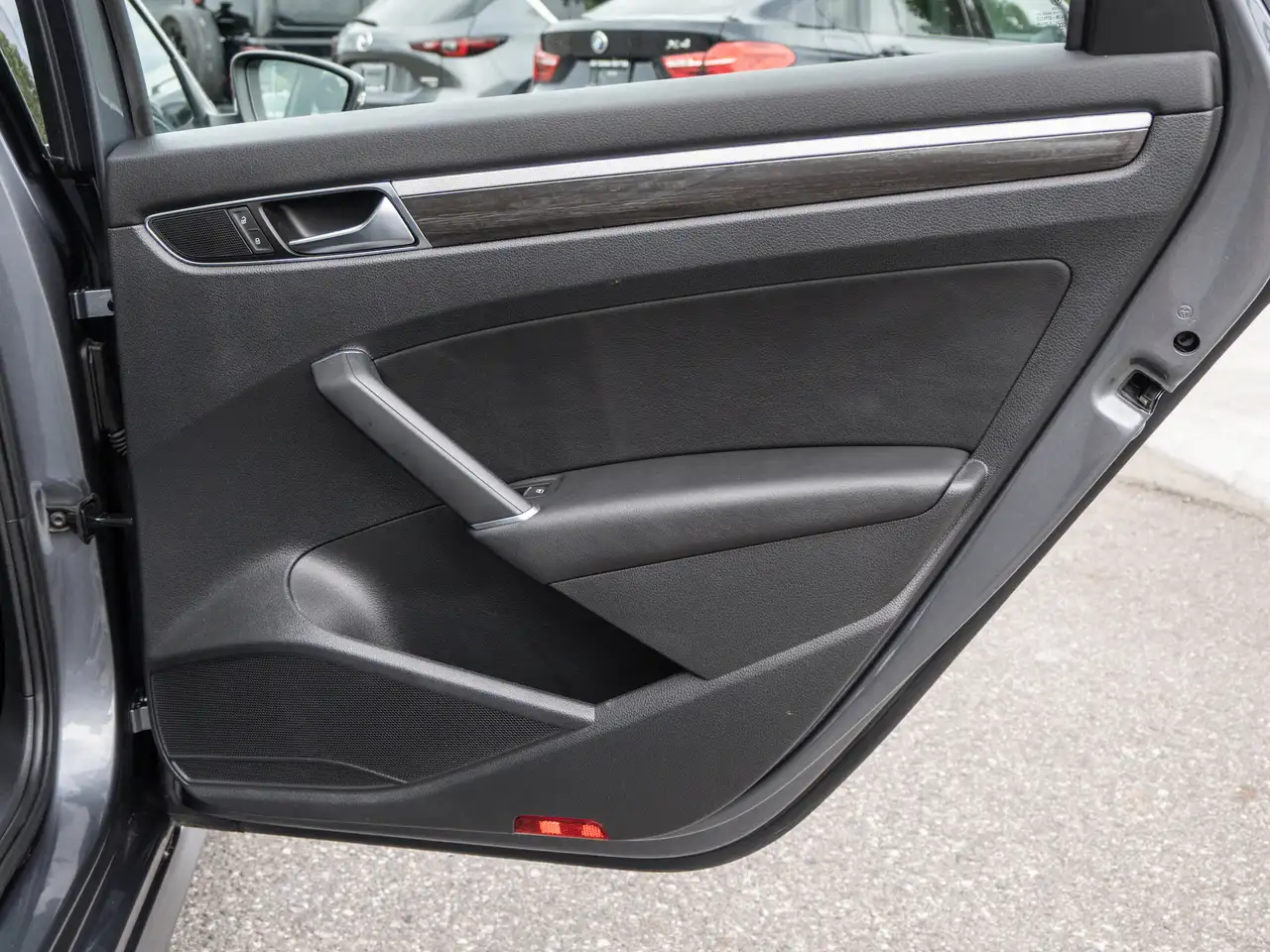 Volkswagen Passat photo Volkswagen Passat