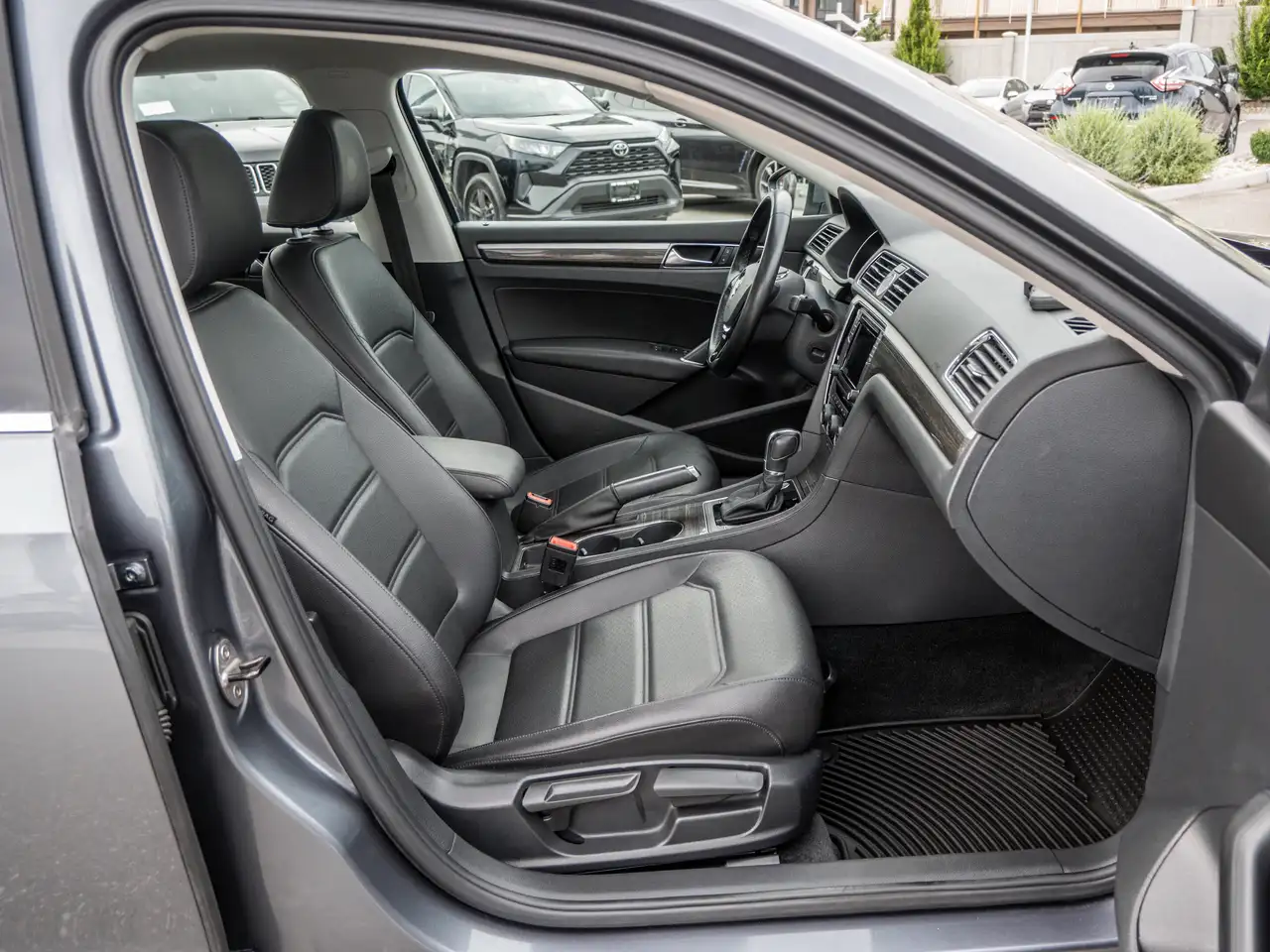 Volkswagen Passat photo Volkswagen Passat