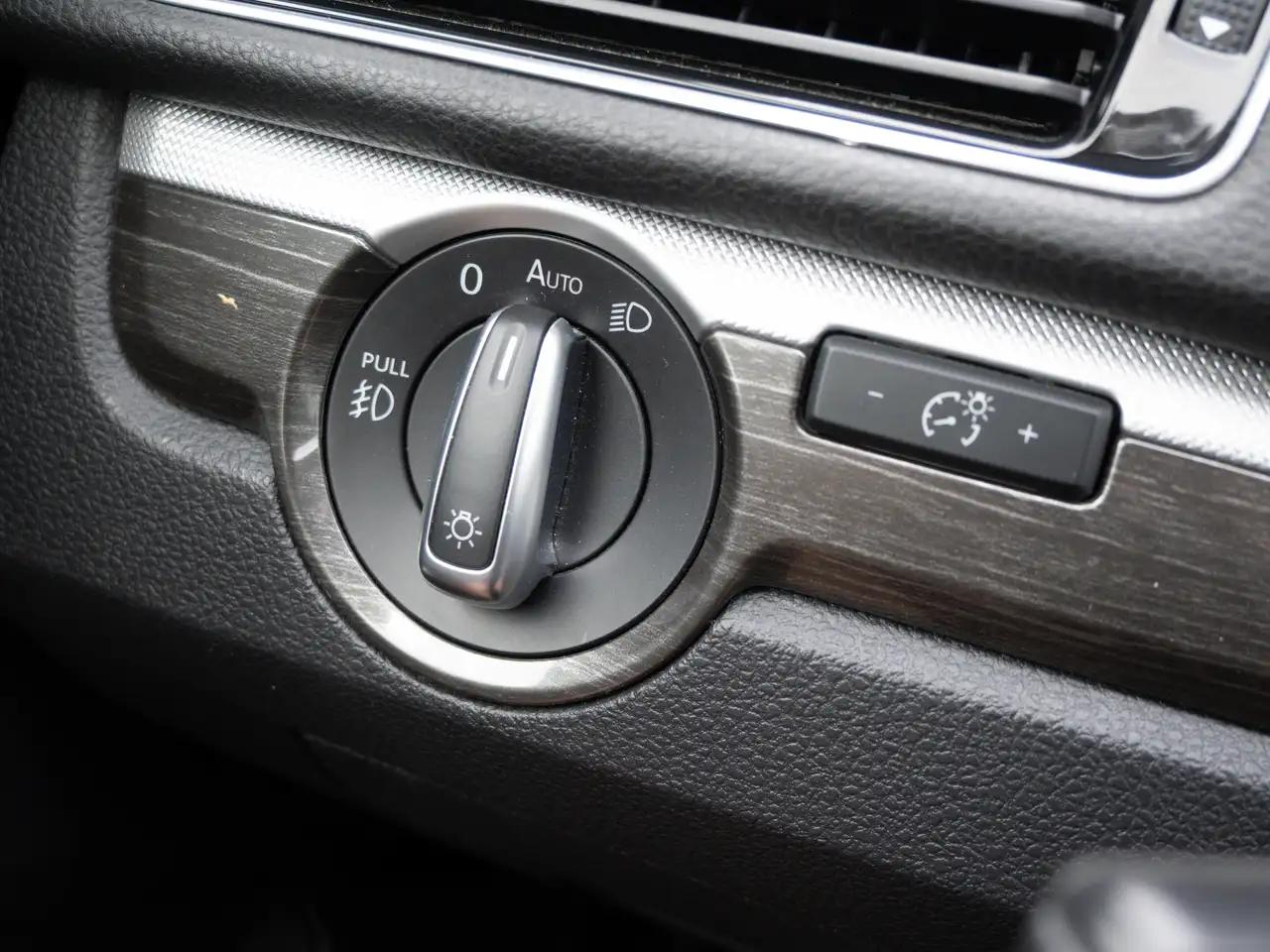 Volkswagen Passat photo Volkswagen Passat