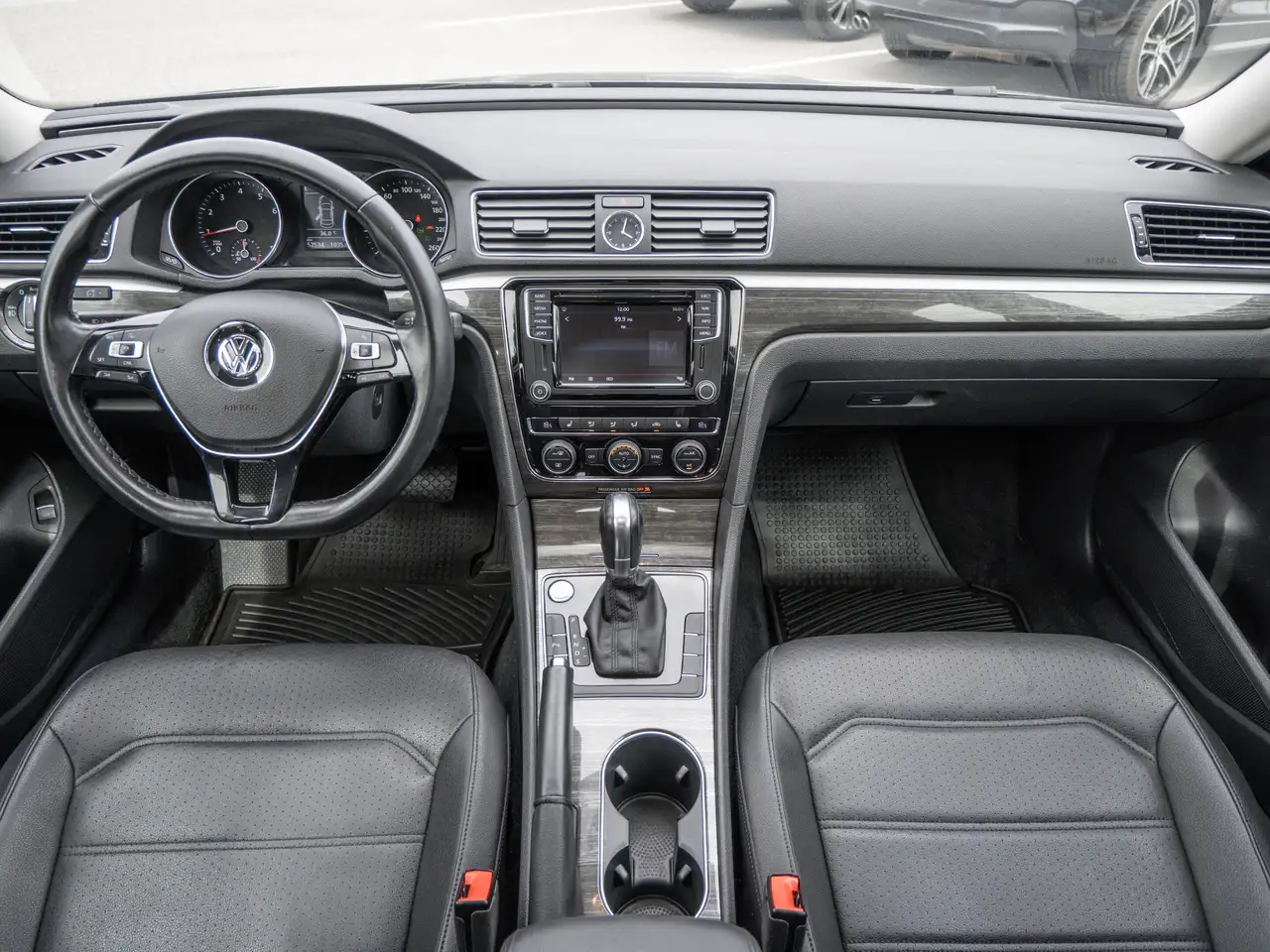 Volkswagen Passat photo Volkswagen Passat