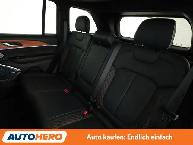 Jeep Grand Cherokee view 14