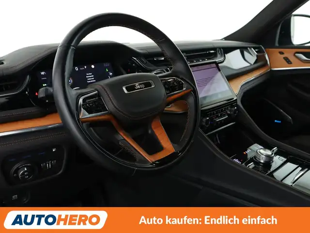 Jeep Grand Cherokee view 11