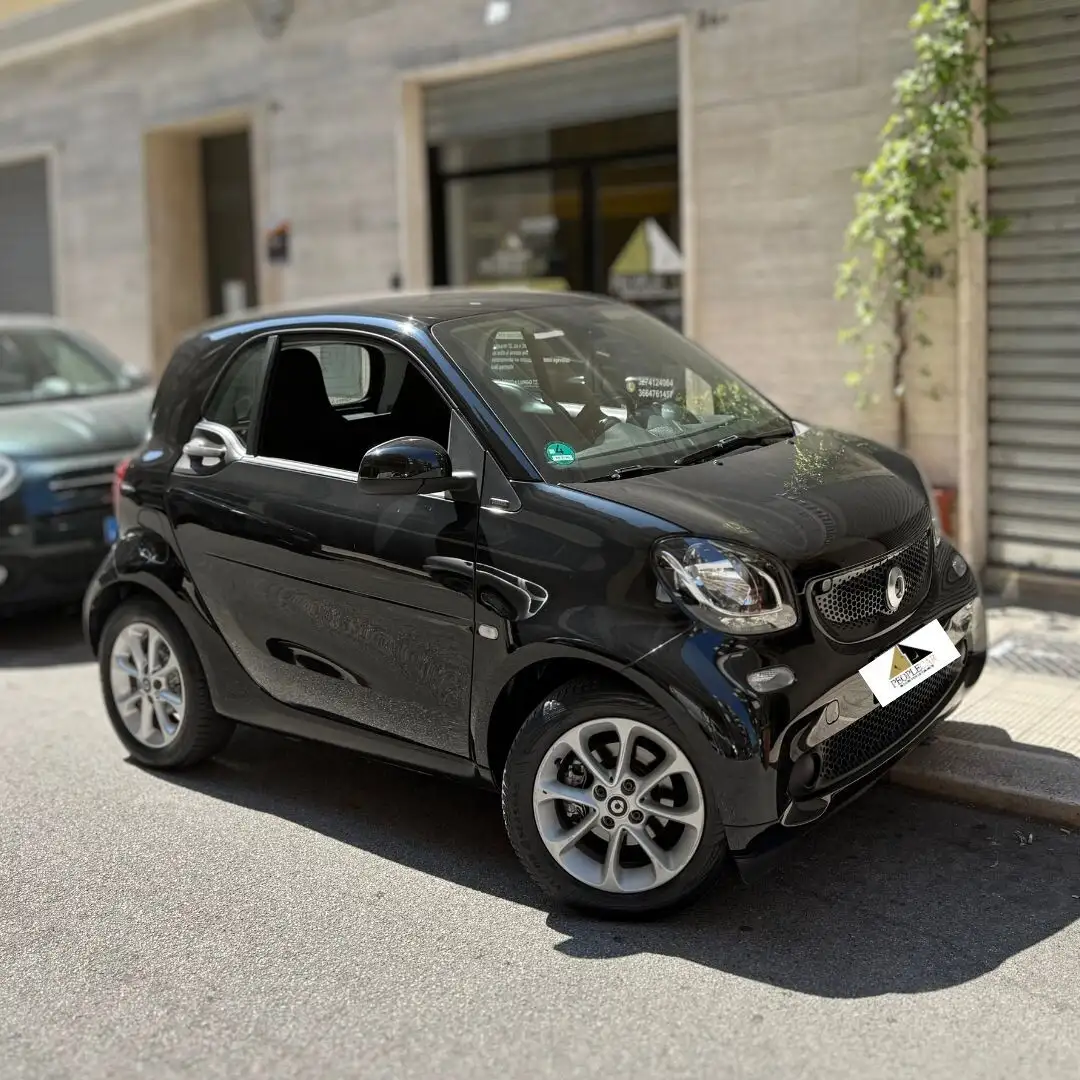 smart forTwo 70 1.0 Prime Schwarz - 2