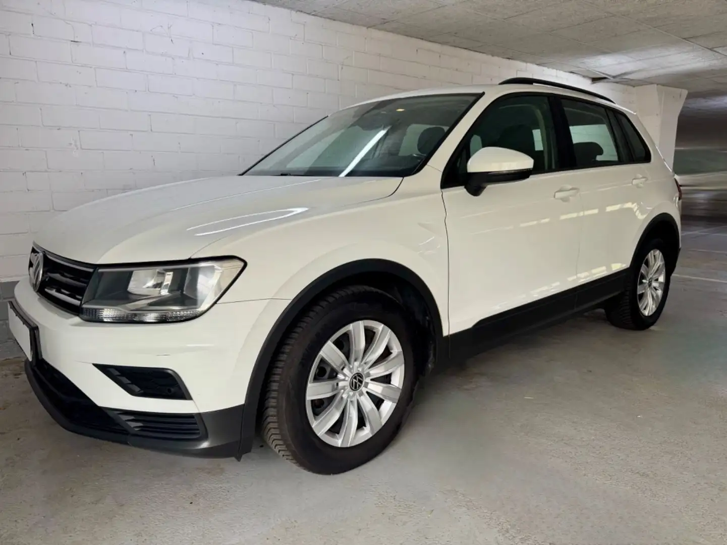 Volkswagen Tiguan 1.5 TSI Trendline  BMT St-St  1 Besitz Wit - 1