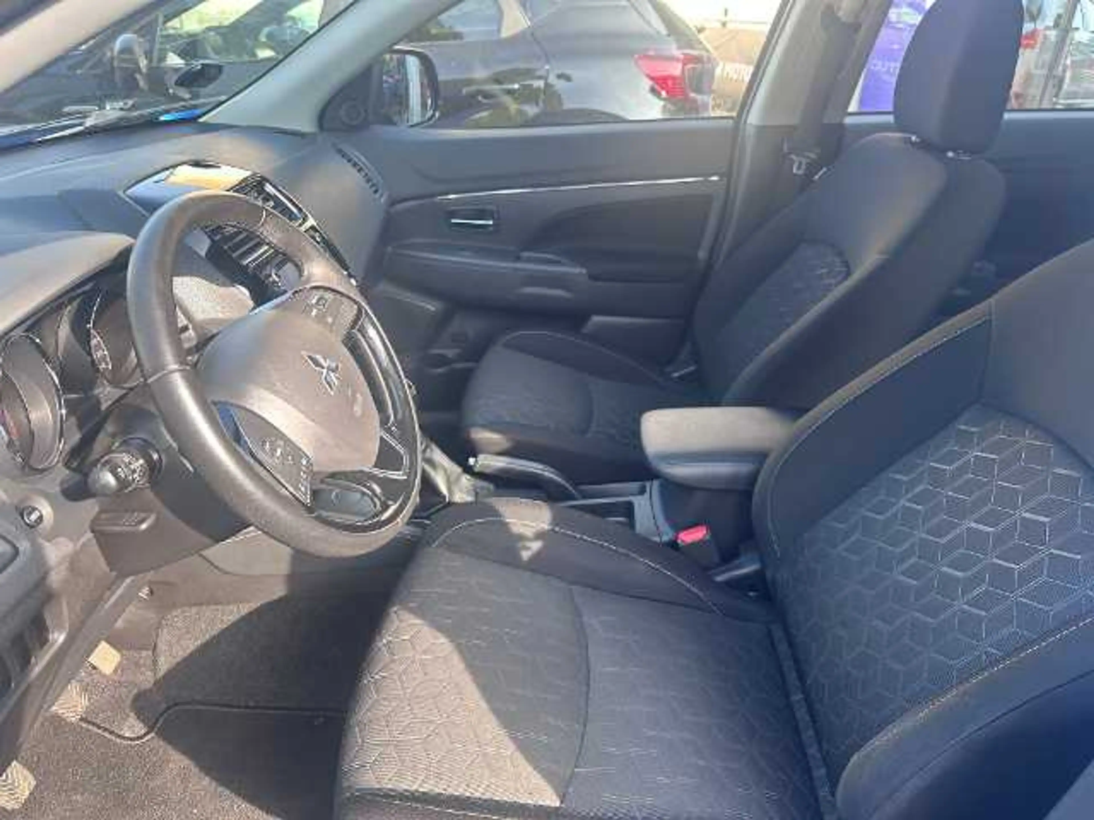 Mitsubishi ASX Intro Edition 2.0 MIVEC ClearTec 2WD 5-Gang — photo 4