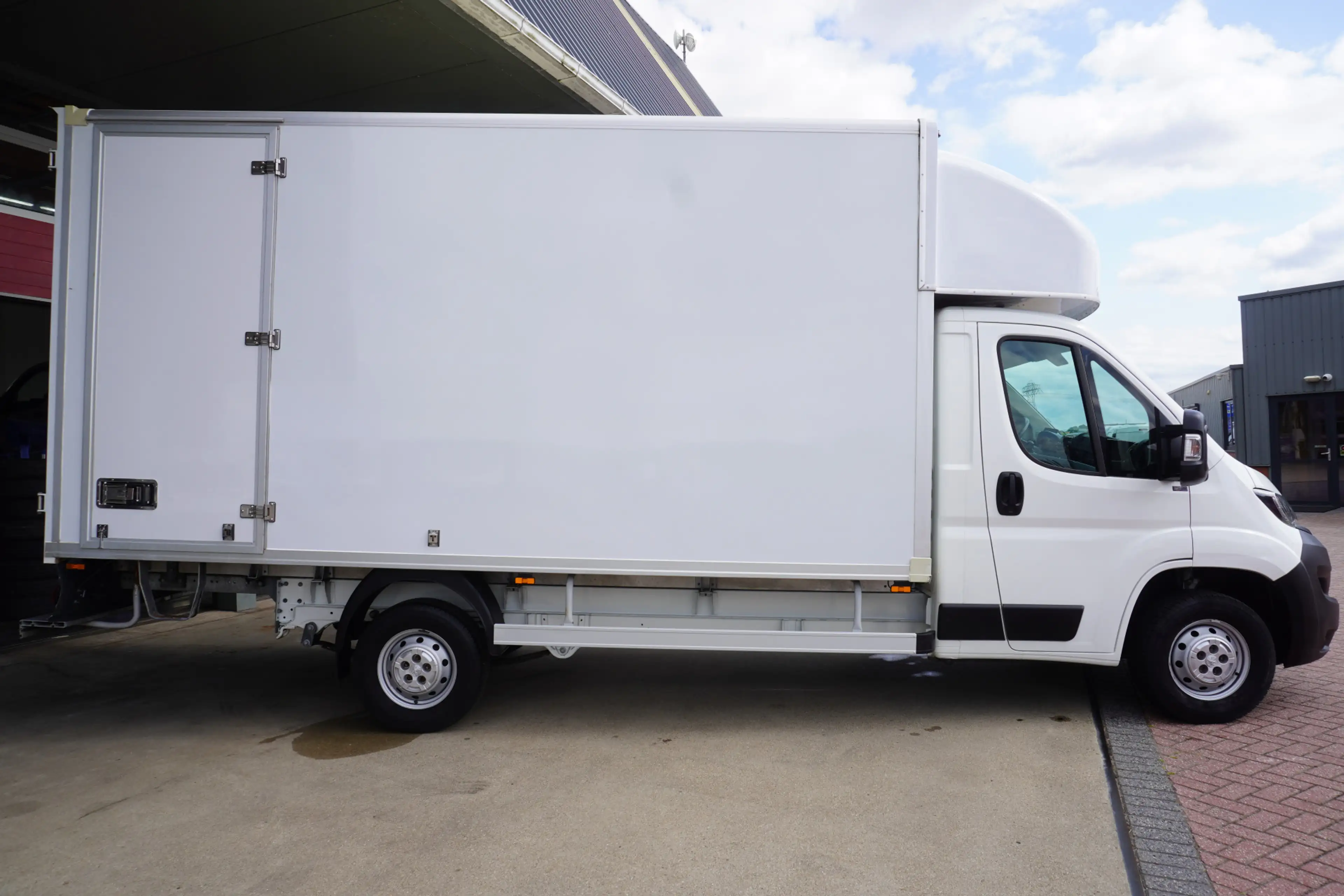 Peugeot Boxer 335 2.0 BlueHDI 131PK L3 Pro Meubelbak Airco | Cam — photo 3