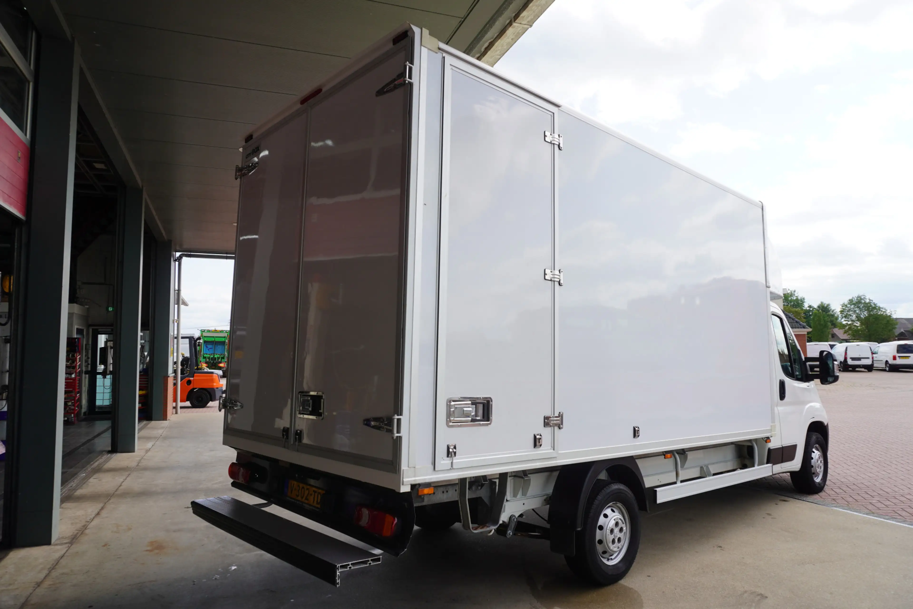 Peugeot Boxer 335 2.0 BlueHDI 131PK L3 Pro Meubelbak Airco | Cam — photo 4
