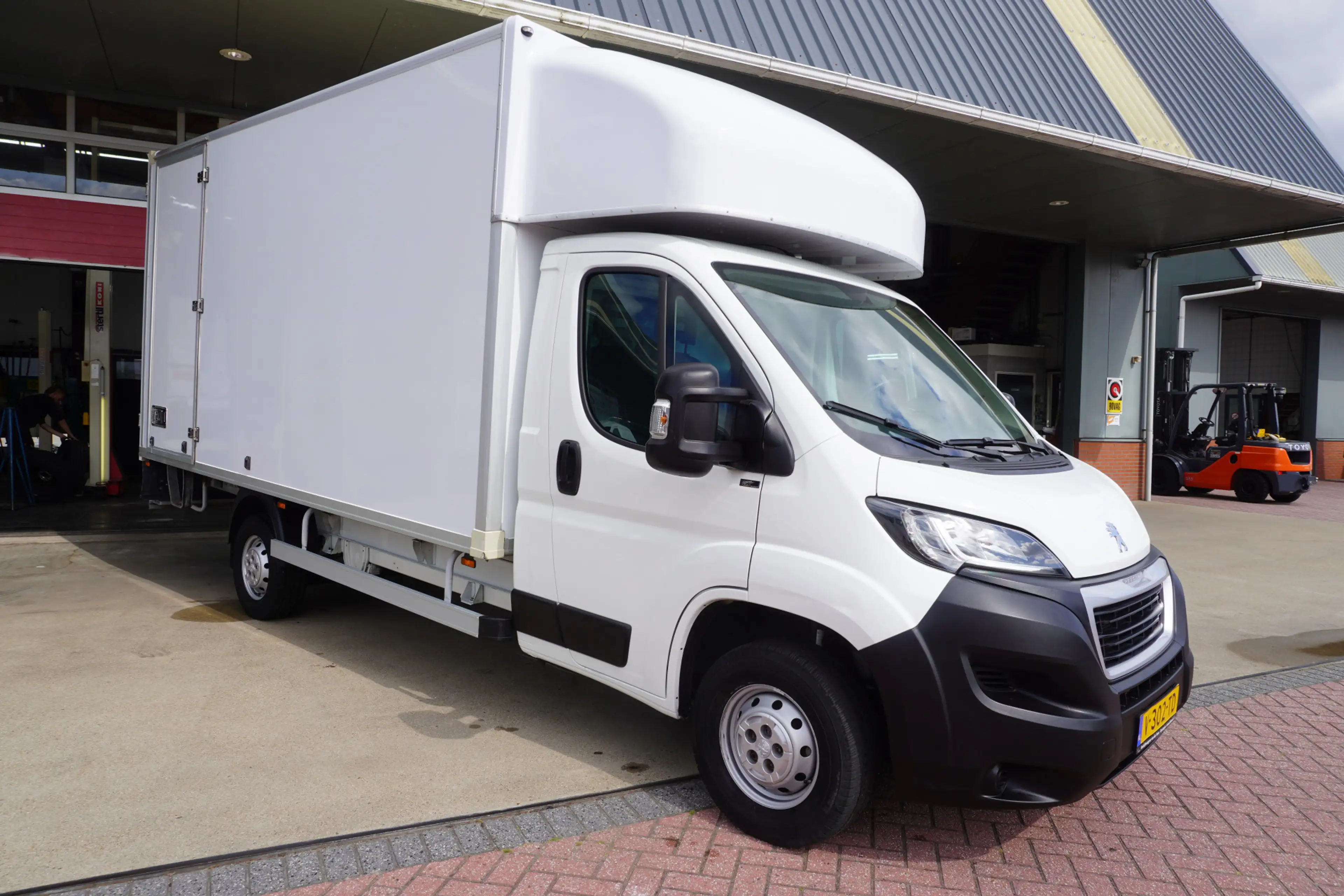 Peugeot Boxer 335 2.0 BlueHDI 131PK L3 Pro Meubelbak Airco | Cam
