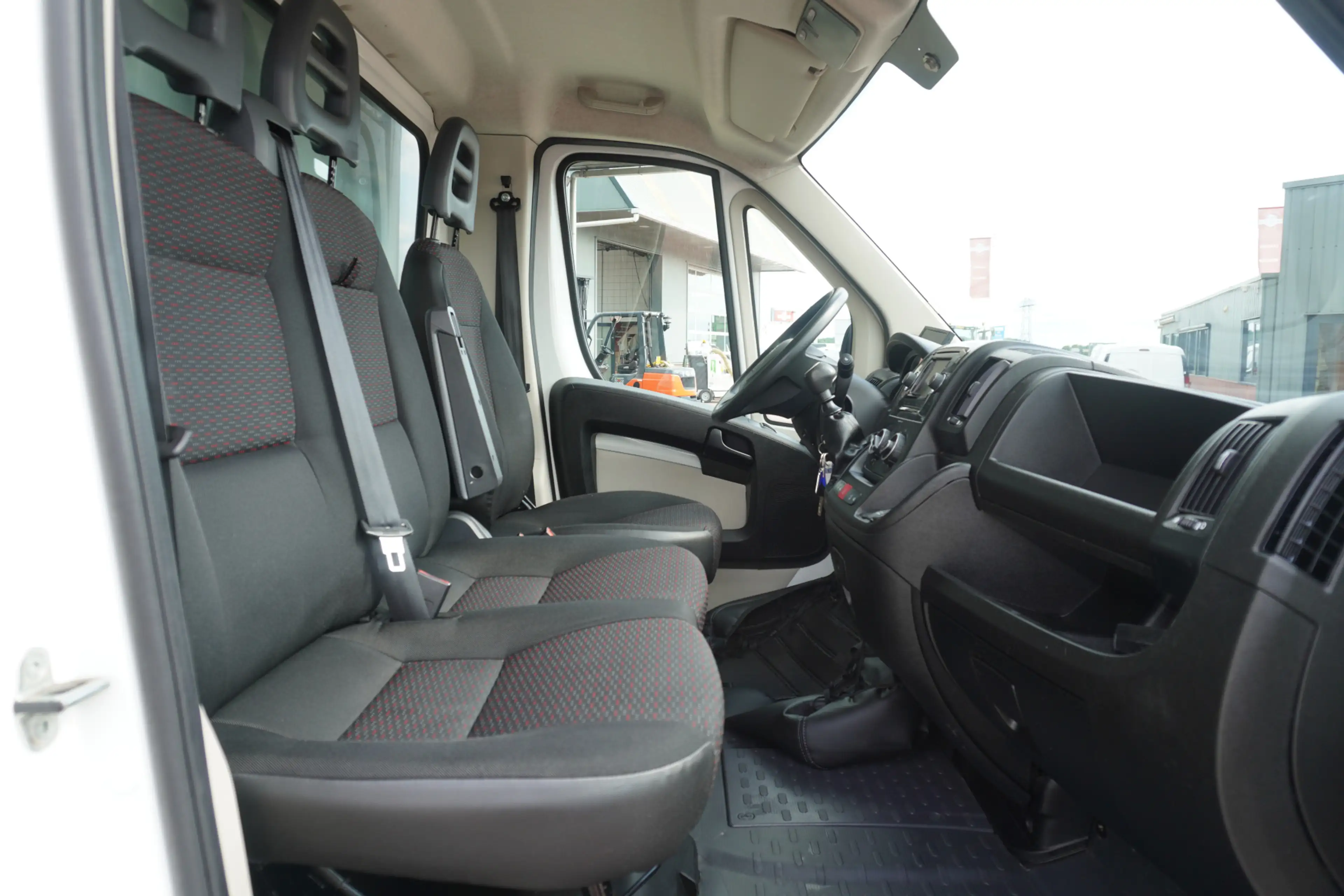 Peugeot Boxer 335 2.0 BlueHDI 131PK L3 Pro Meubelbak Airco | Cam — photo 12
