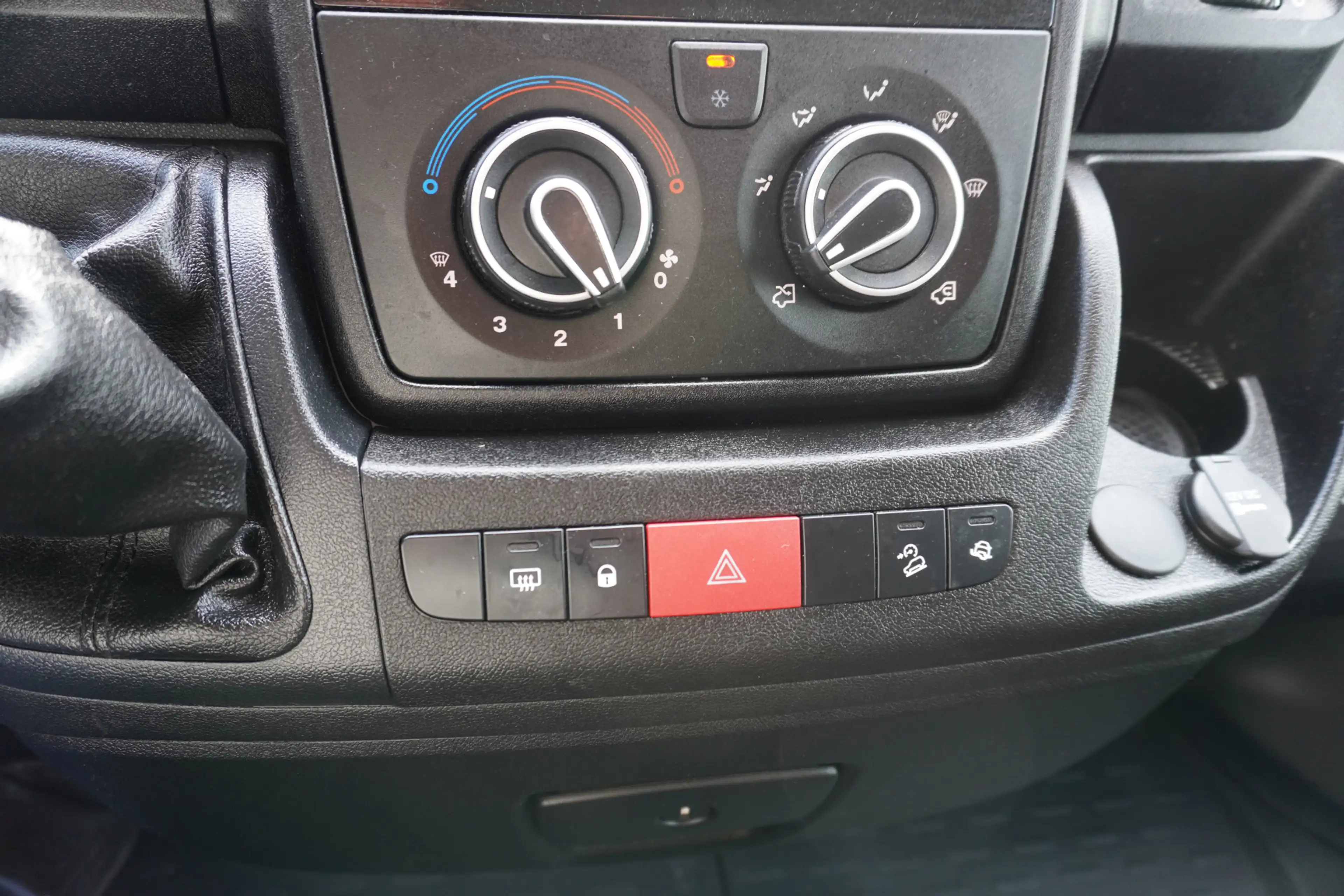 Peugeot Boxer 335 2.0 BlueHDI 131PK L3 Pro Meubelbak Airco | Cam — photo 20