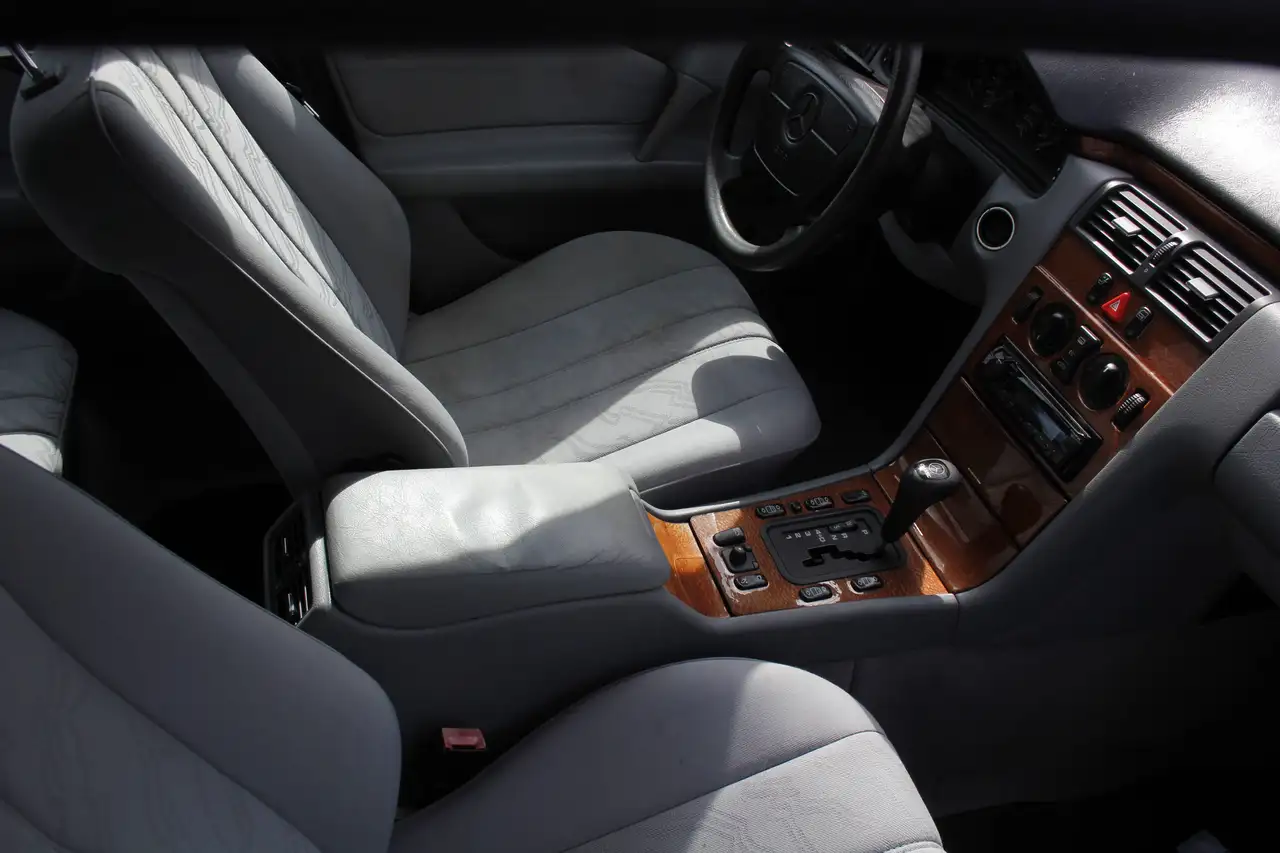 Mercedes-Benz E 200 E-Klasse Auto-Klima, foto 5