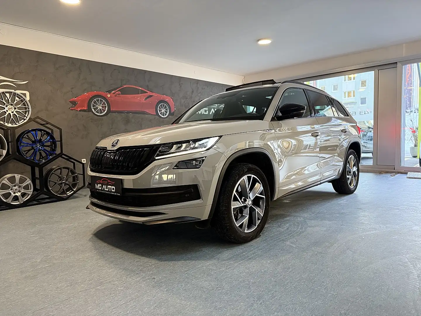 Skoda Kodiaq 2.0 TDI 4x4 SPORTLINE DSG *PANO*GARANTIE Grau - 1