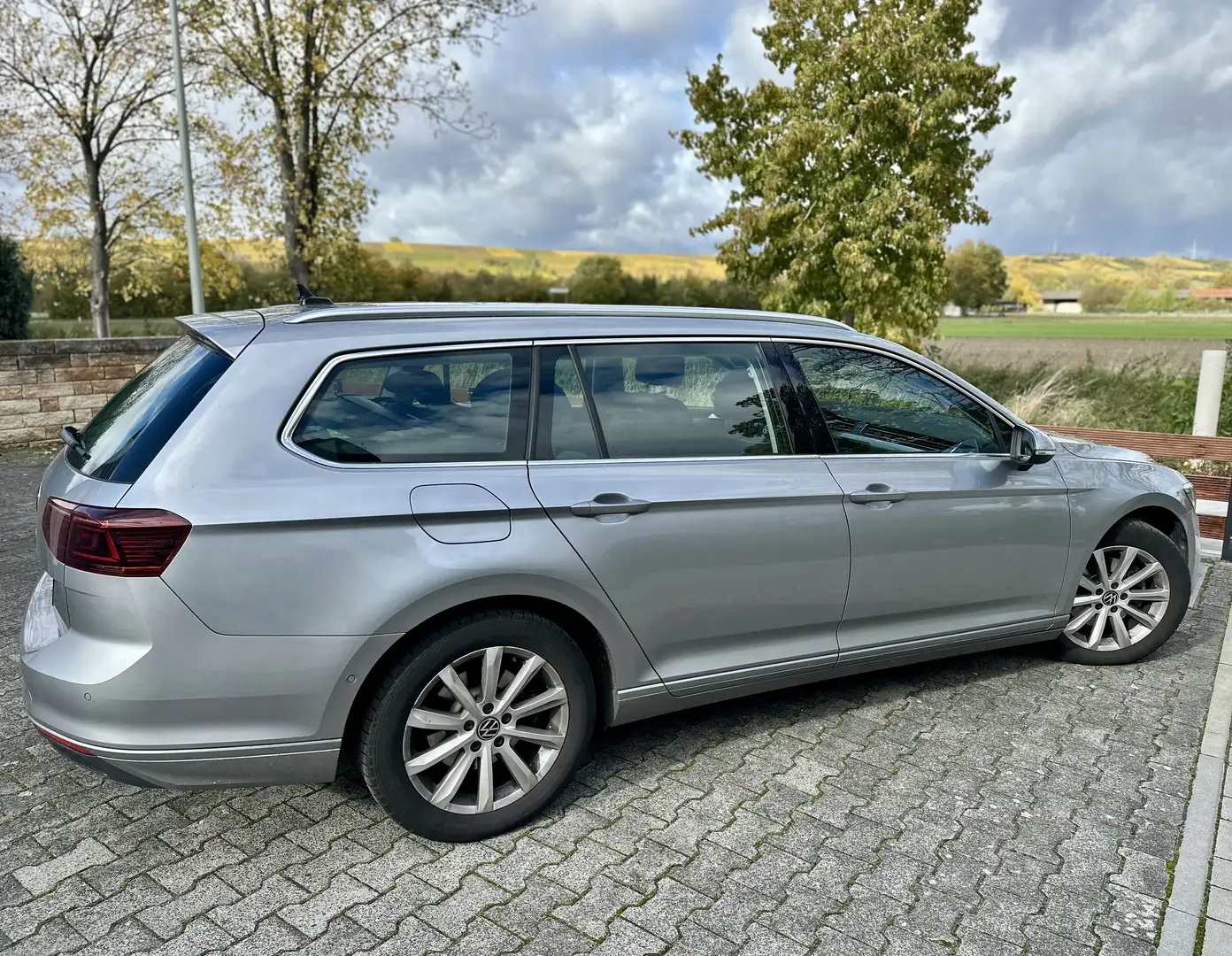 Volkswagen Passat Variant Passat Variant 1.5 TSI Business-Pano, AHK,Bi-Xenon Silber - 1