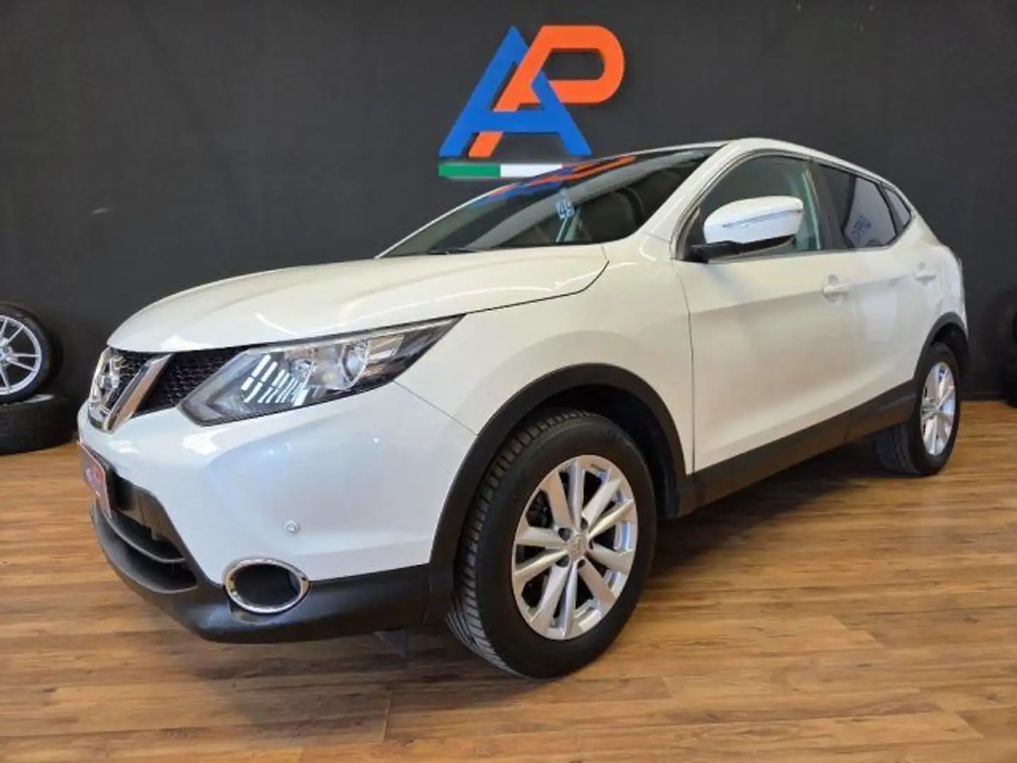 Nissan Qashqai 1.6 dCi 2WD N-Vision Bianco - 1