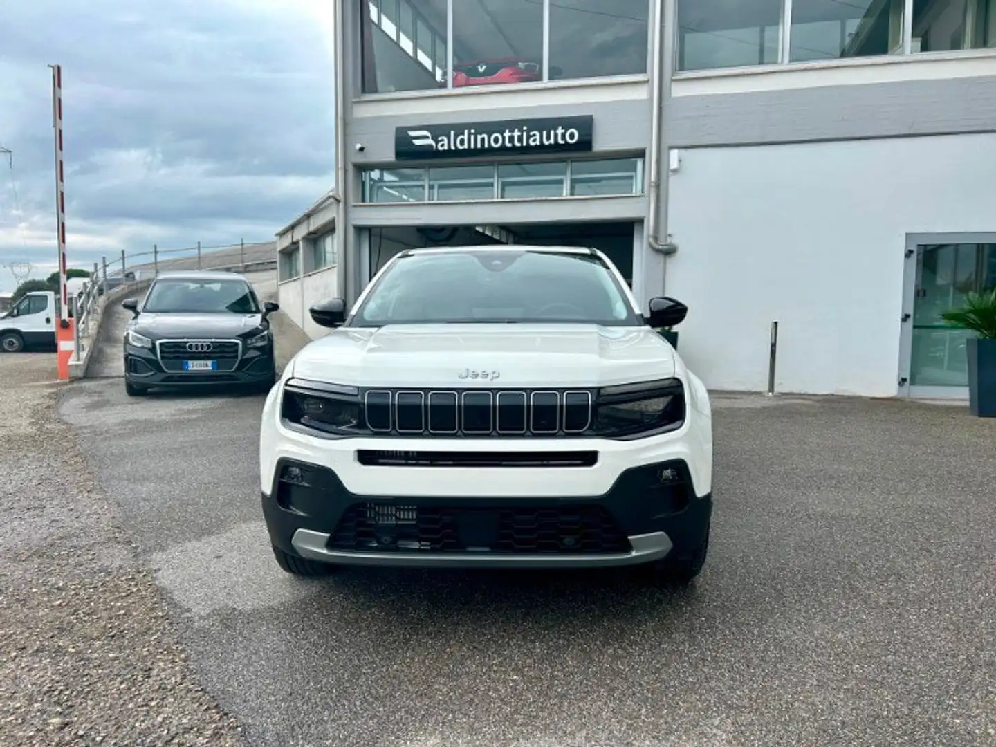 Jeep Avenger Avenger 1.2 Turbo 100 CV Summit Blanc - 2