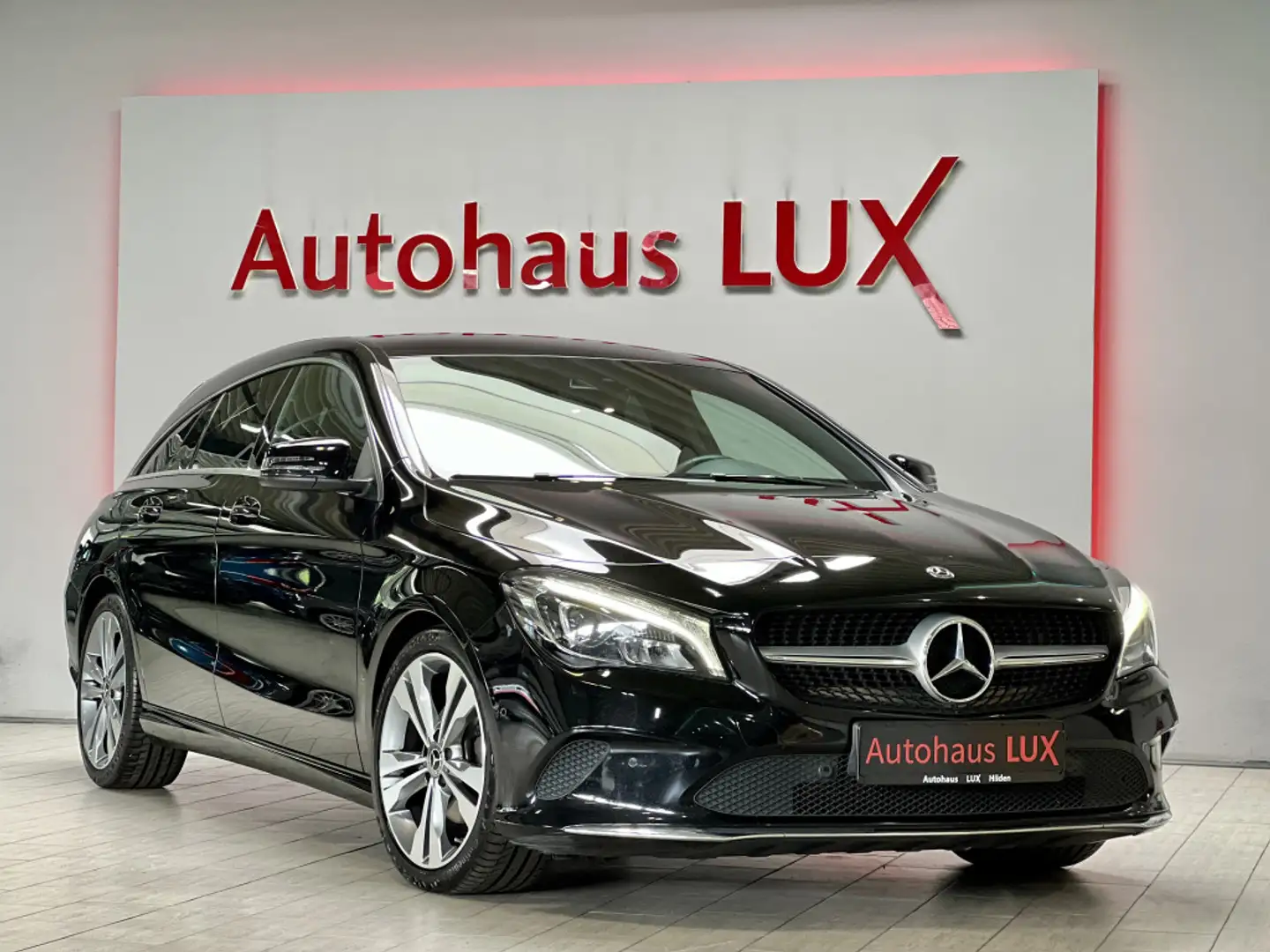 Mercedes-Benz CLA 200 AUTOMATIK KEYLESS R-KAM LED 2HAND 107TKM Nero - 1
