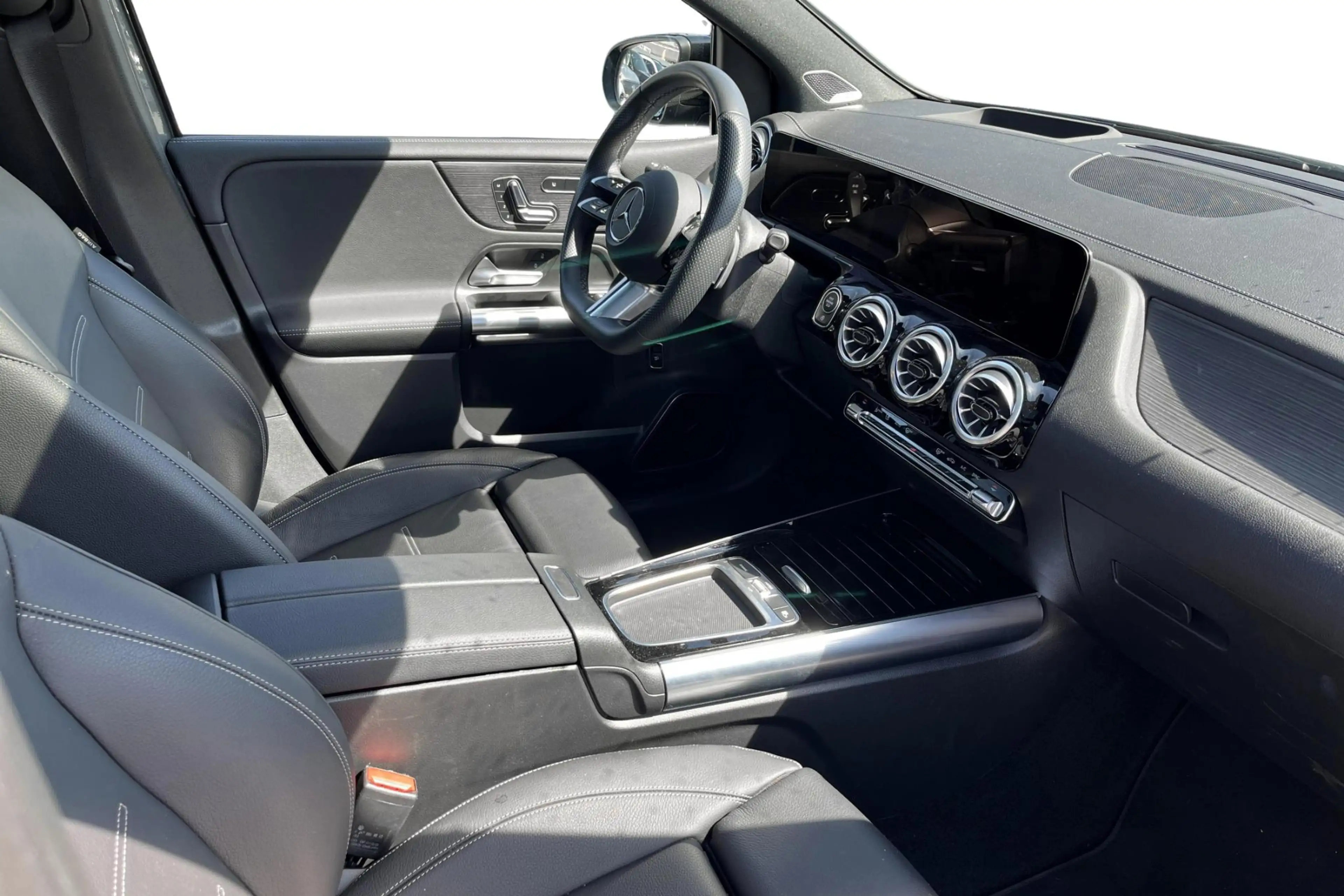Mercedes-Benz B 200 B AMG Line — photo 5