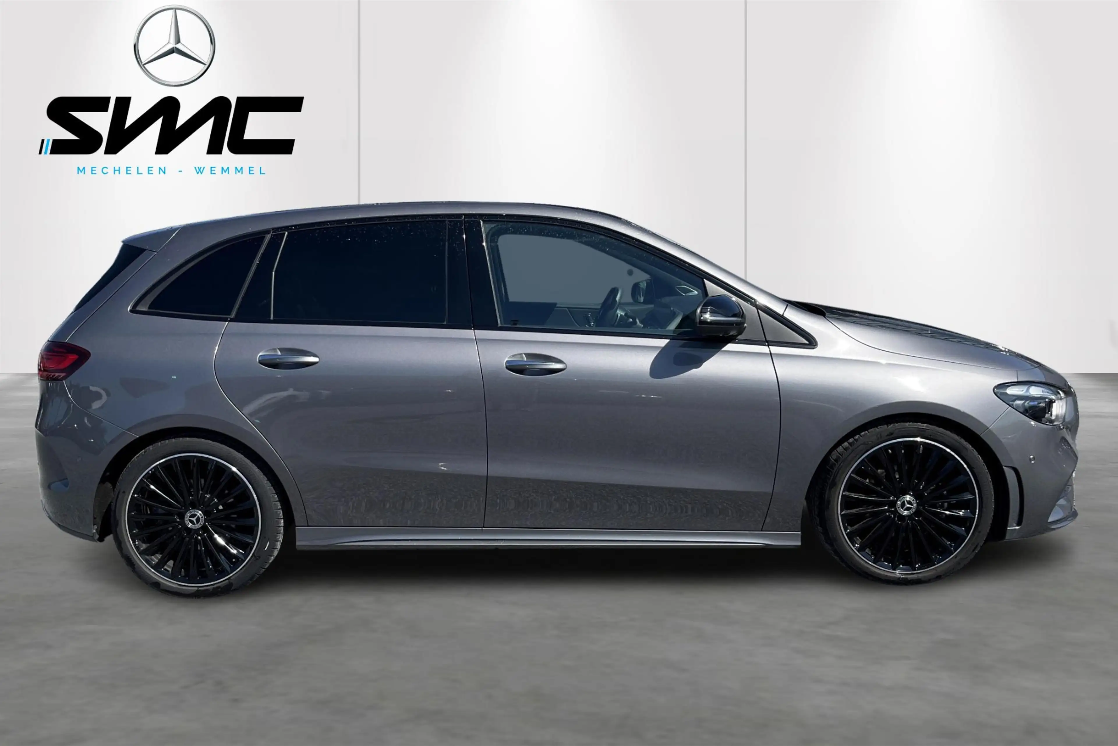 Mercedes-Benz B 200 B AMG Line — photo 3