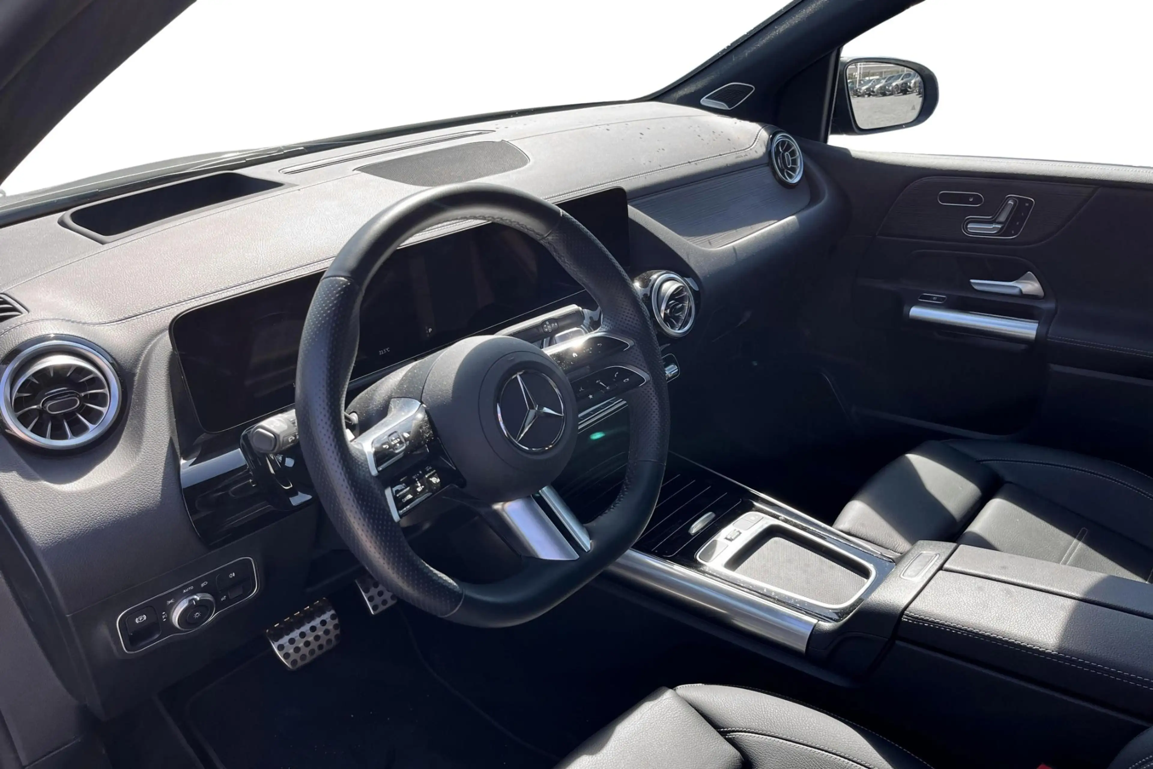 Mercedes-Benz B 200 B AMG Line — photo 11