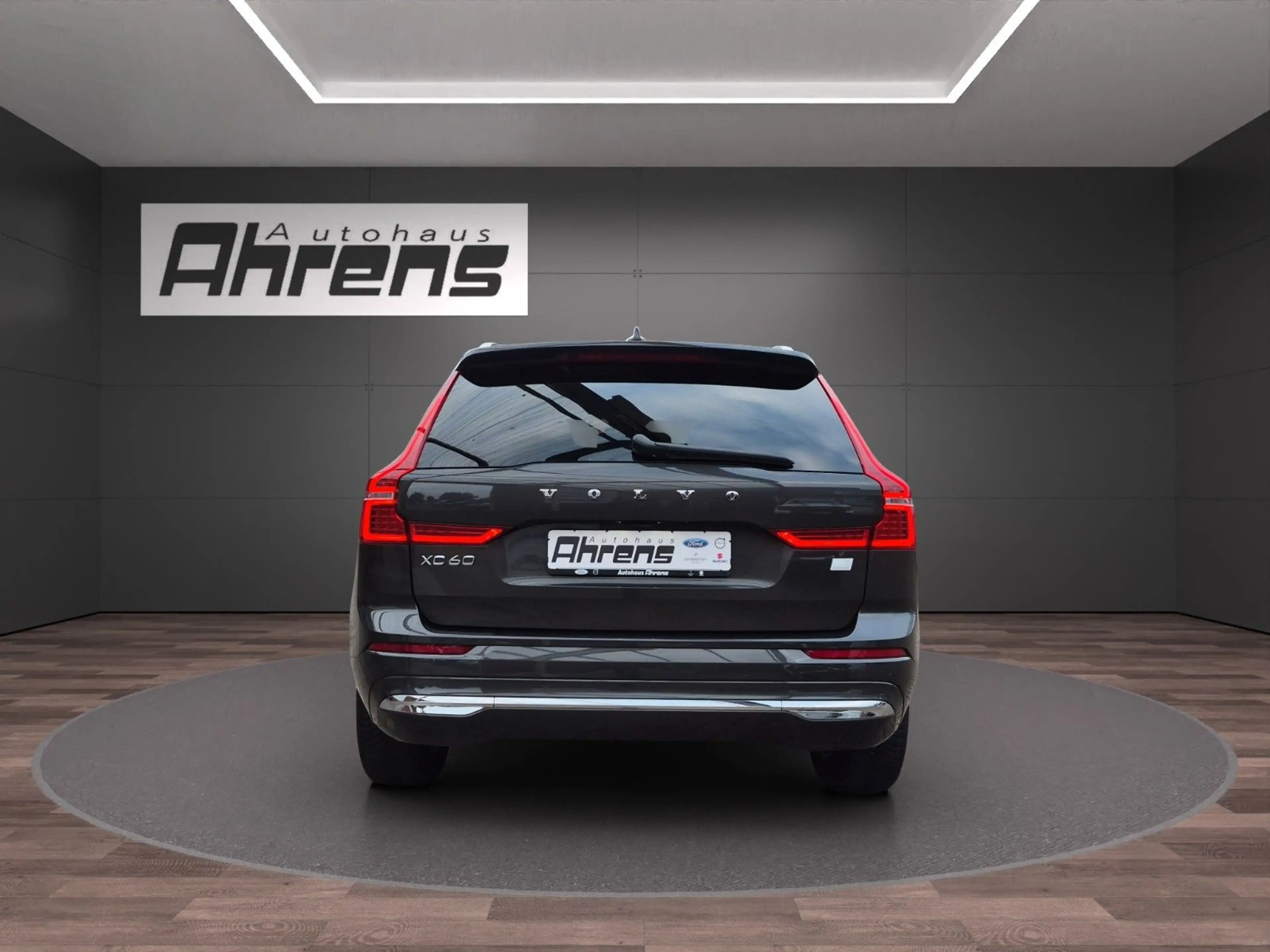 Volvo XC60 Inscription Expression Recharge Plug-In Hyb — photo 4