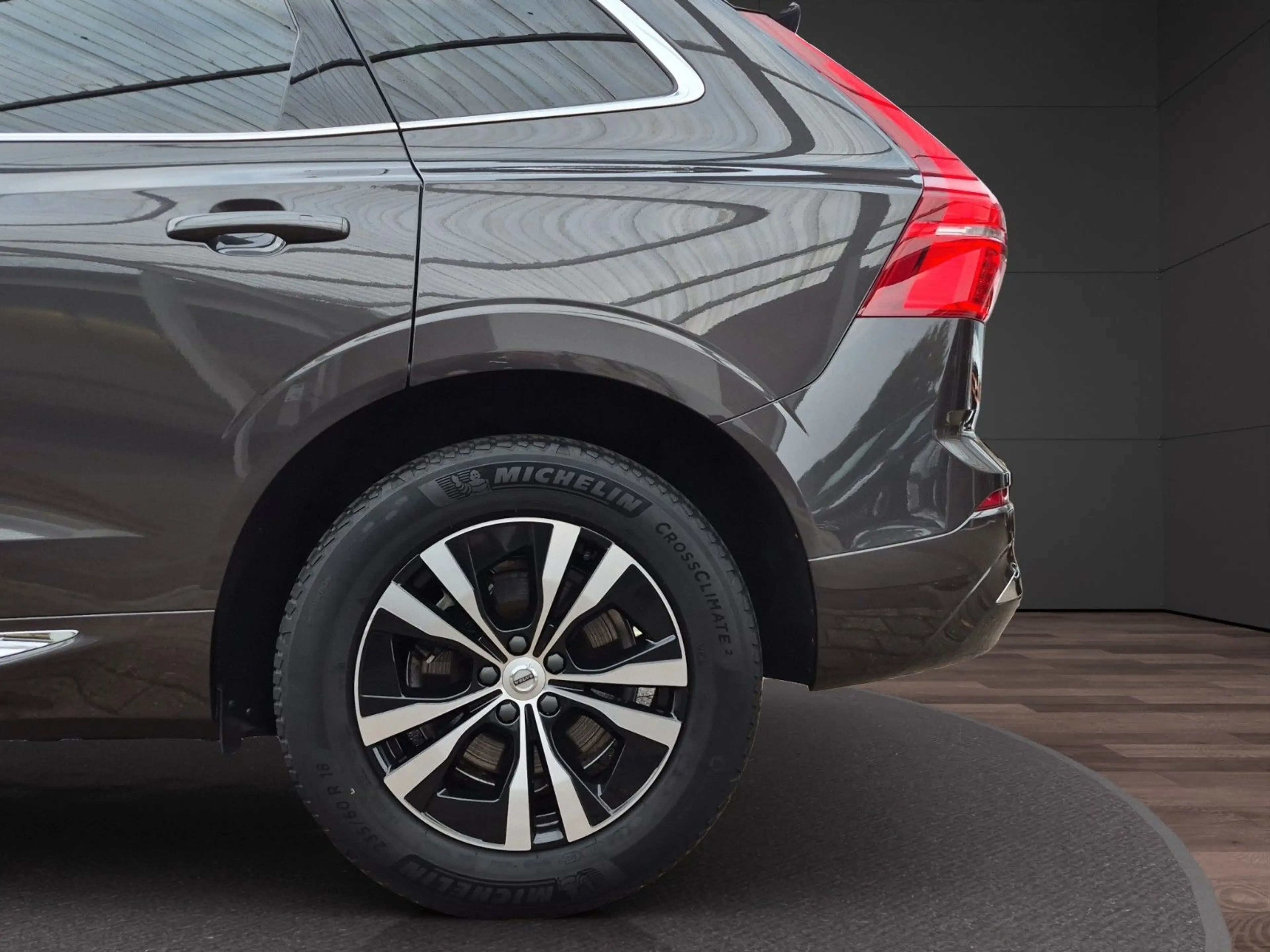 Volvo XC60 Inscription Expression Recharge Plug-In Hyb — photo 9