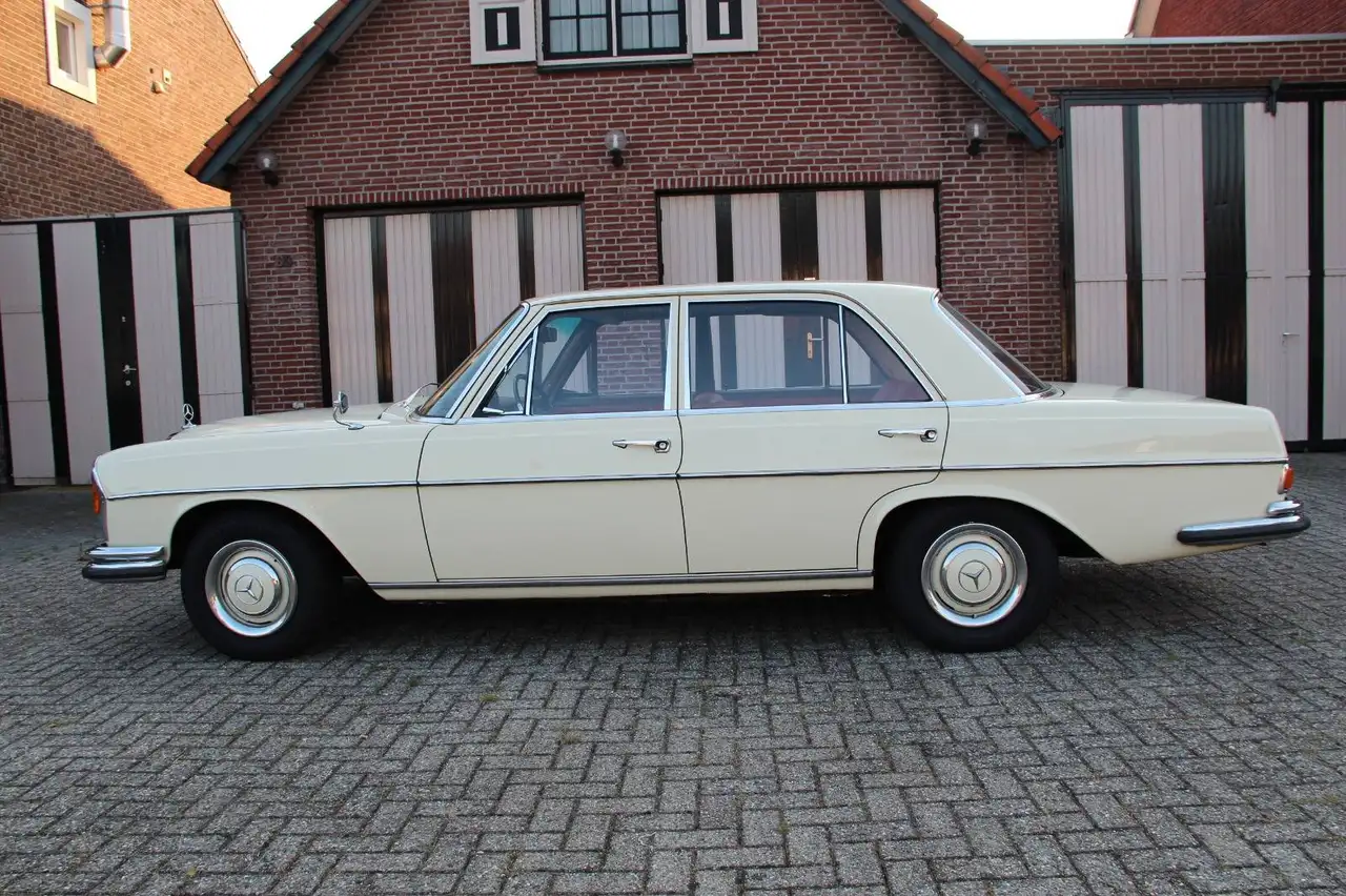Mercedes-Benz 250
