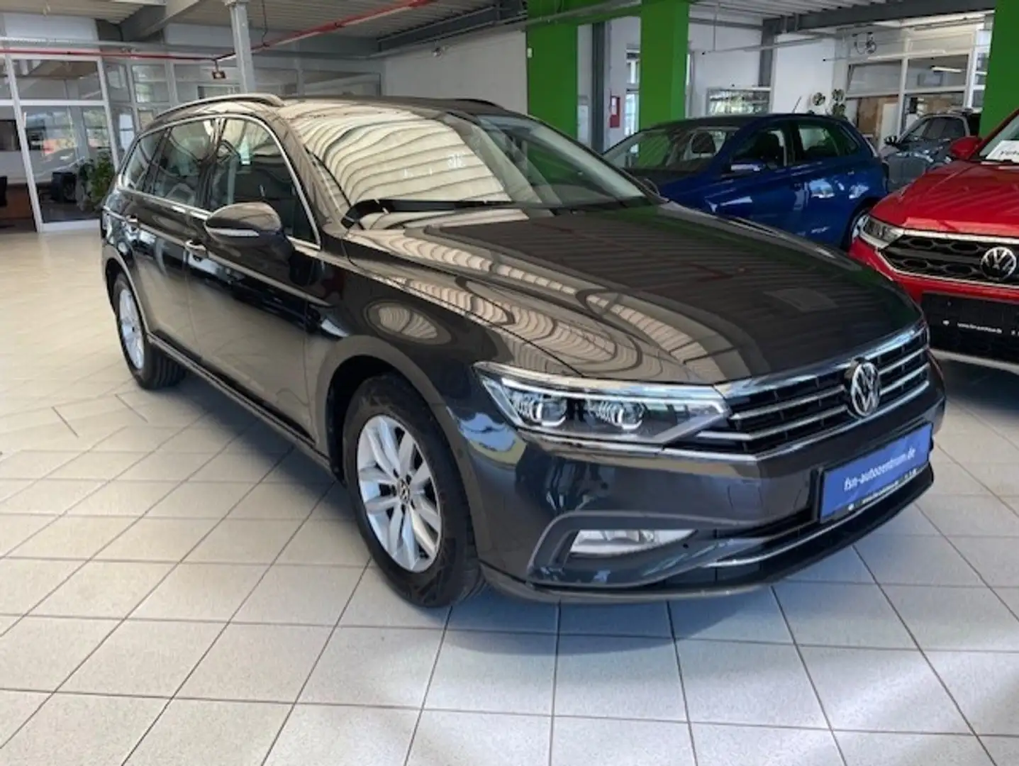 Volkswagen Passat Variant 2.0 TDI Business DSG STHZG AHK IQ NAVI ACC Gris - 2