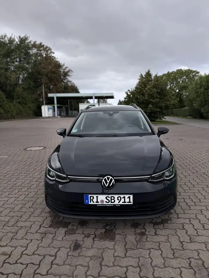 Volkswagen Golf Variant Life — photo 1 of 15