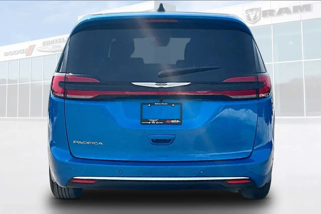 Chrysler Pacifica снимка Chrysler Pacifica