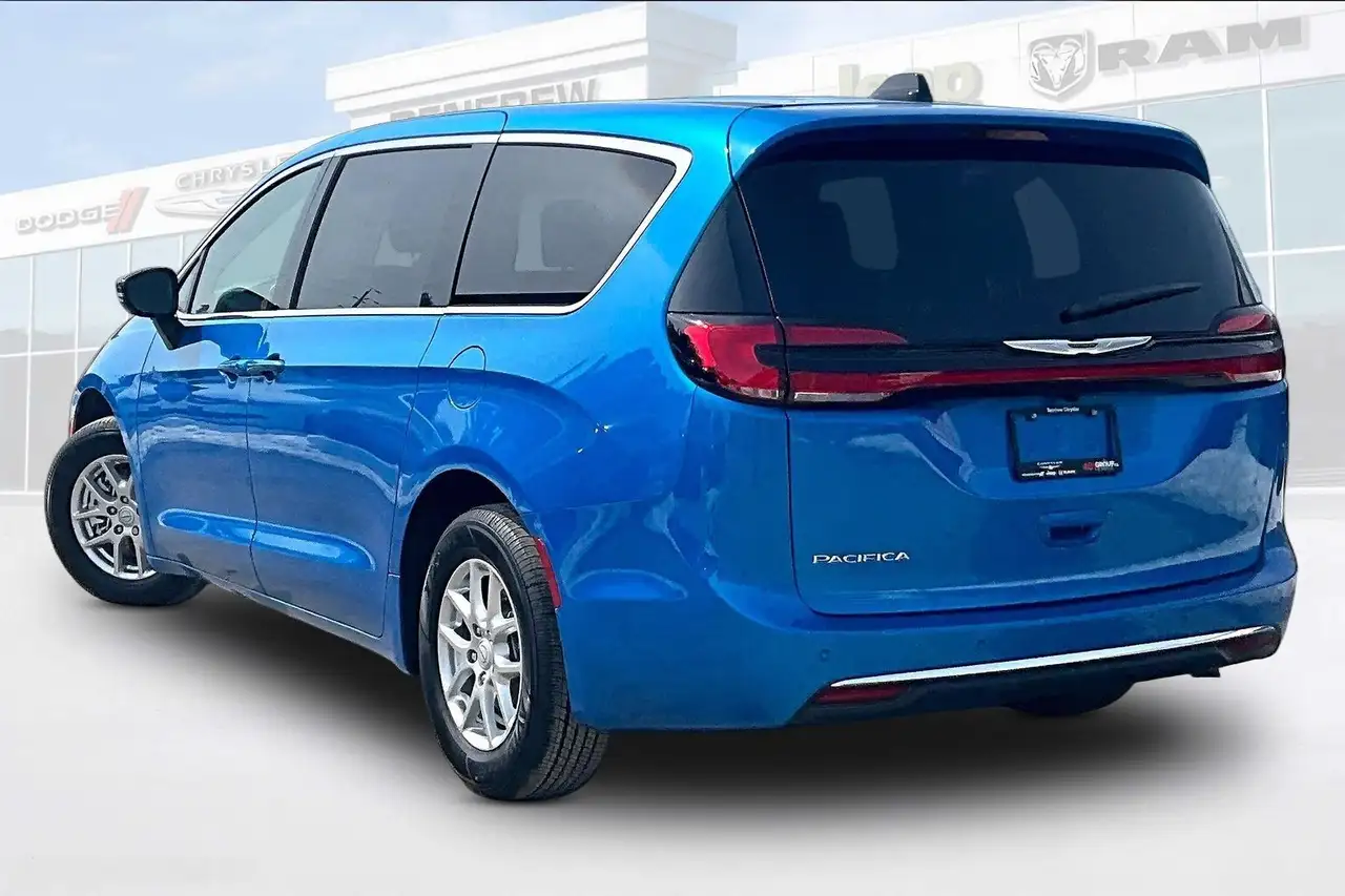 Chrysler Pacifica снимка Chrysler Pacifica